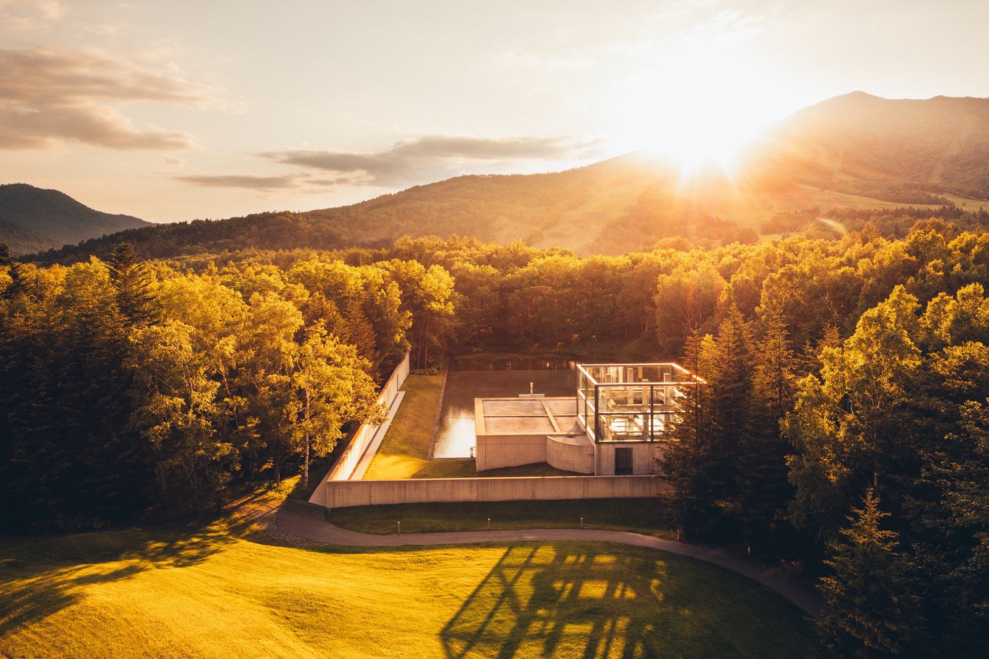 【トマム】水の教会夕方