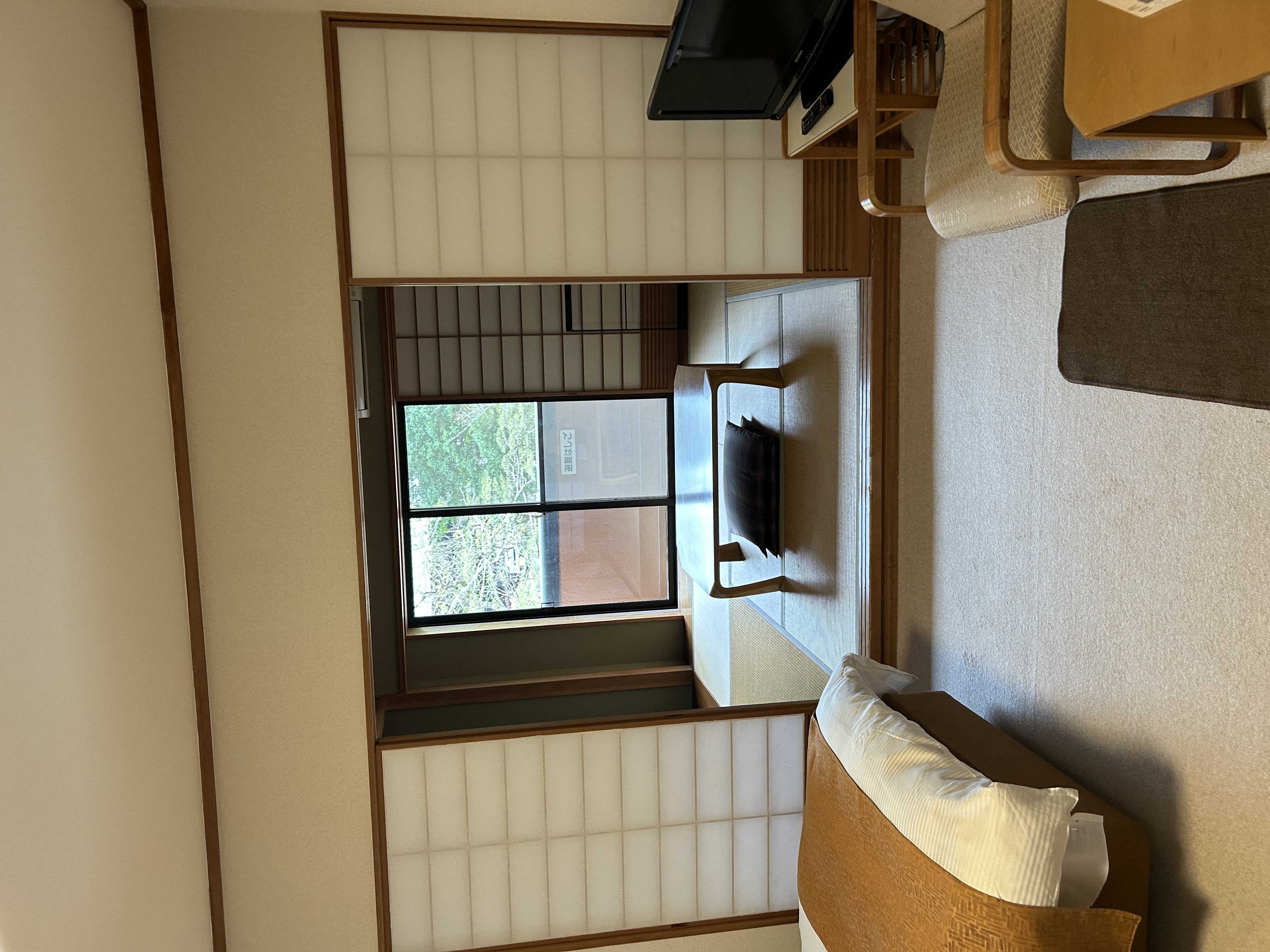 ベッドでゆったり畳で寛ぐ和洋室角部屋　【ツインベッド】
