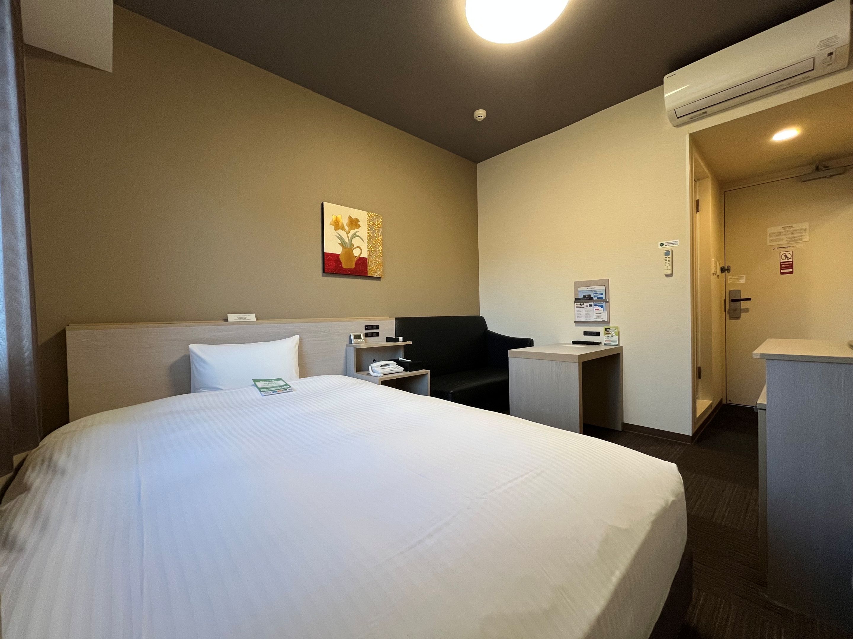 シングルルーム【13.68㎡】ベッドサイズ130&times;200(cm)