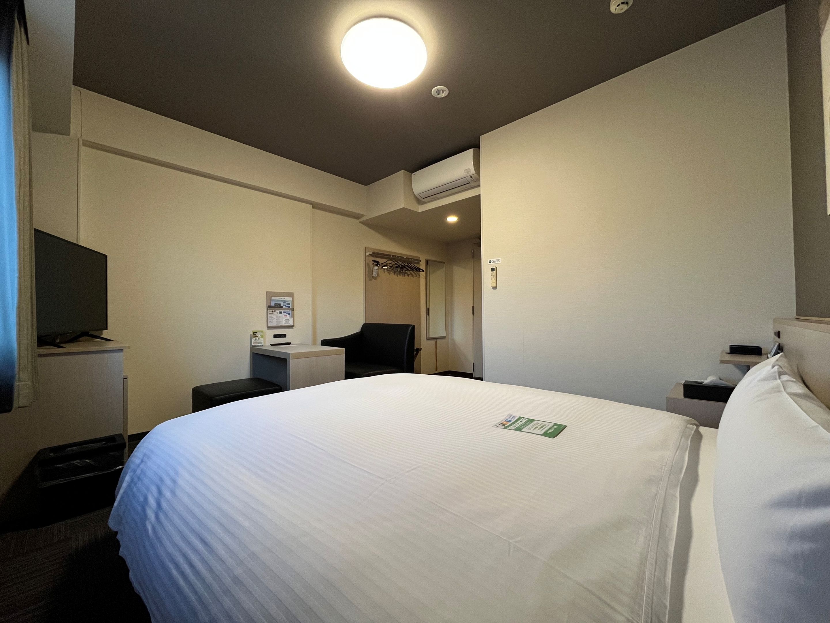 ダブルルーム【17.76㎡】ベッドサイズ160&times;200(cm)