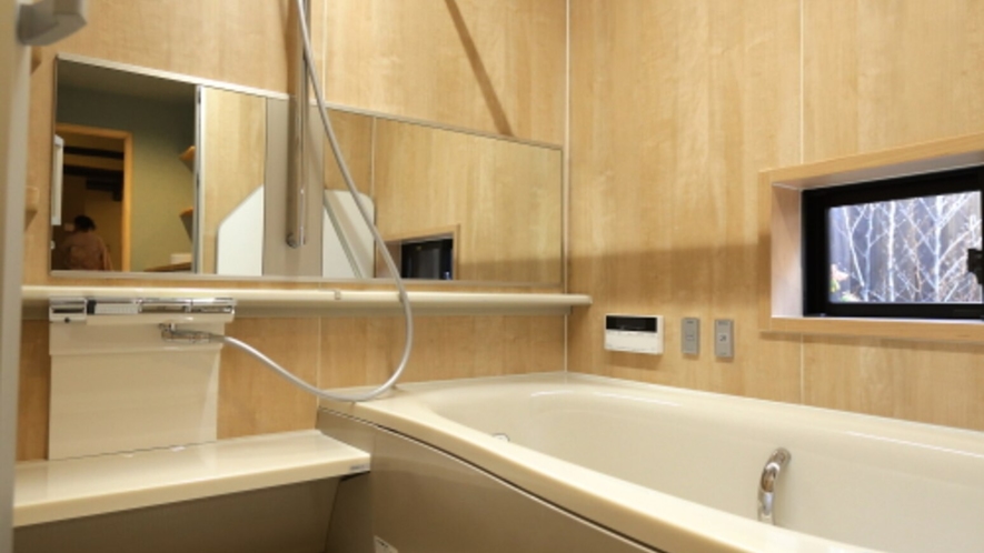 1階　バスルーム　近代最新バスルームです　使い勝手重視です。