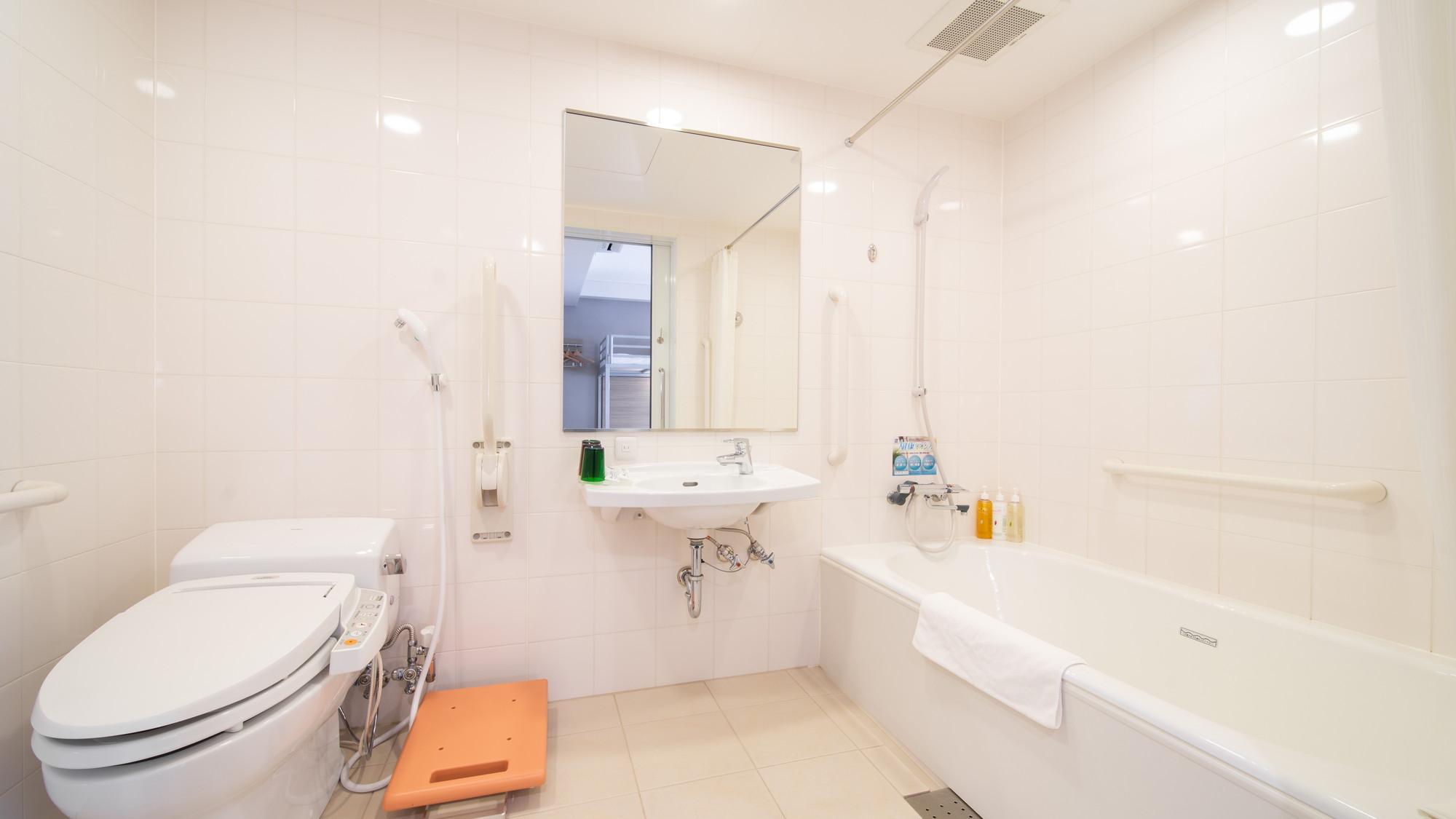 広くお使いいただけるユニットバスです♪