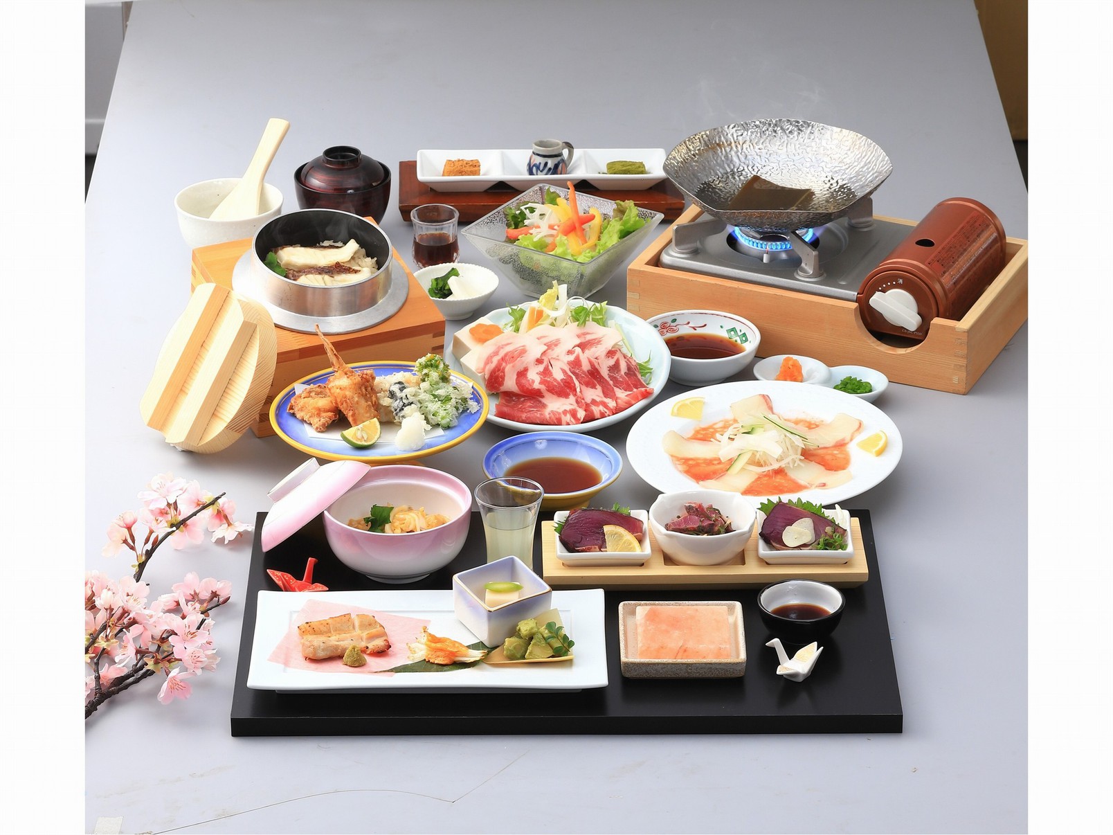 【鍋好き必見／鍋懐石14品】地物にこだわった鍋料理！澄んだ空気と豊かな食材を味わう旅＜一泊二食＞