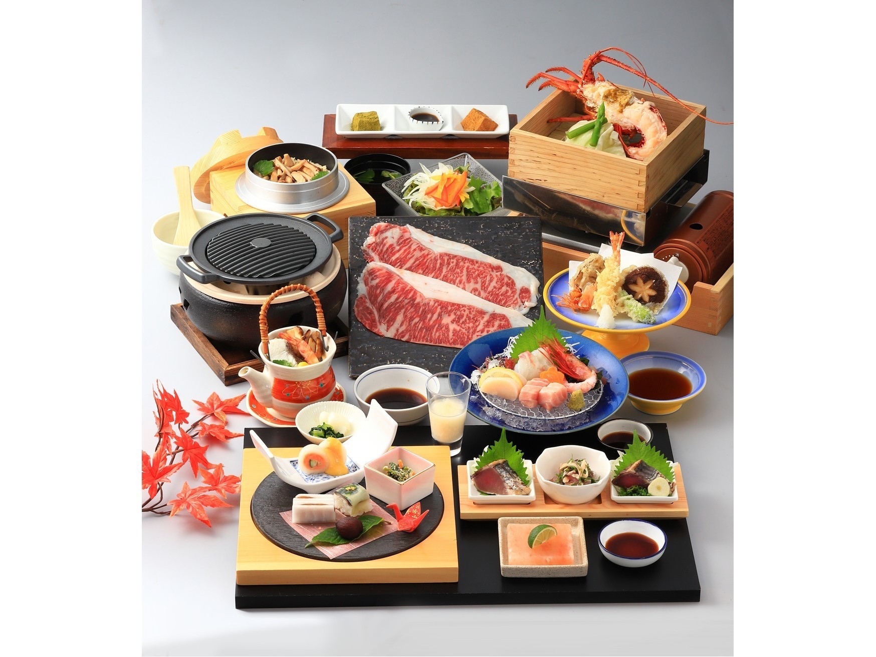 【旬の厳選懐石17品】料理長目利きの逸品が勢ぞろい！地元宿毛の食材が奏でる珠玉の懐石料理＜一泊二食＞