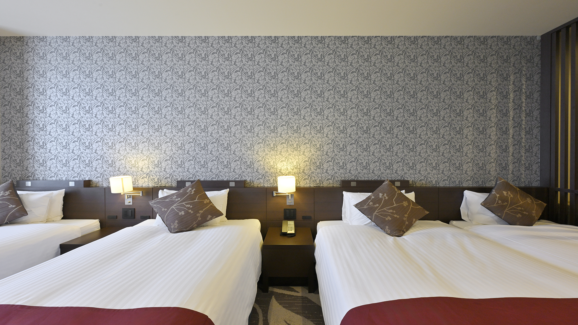 デラックストリプルプラス