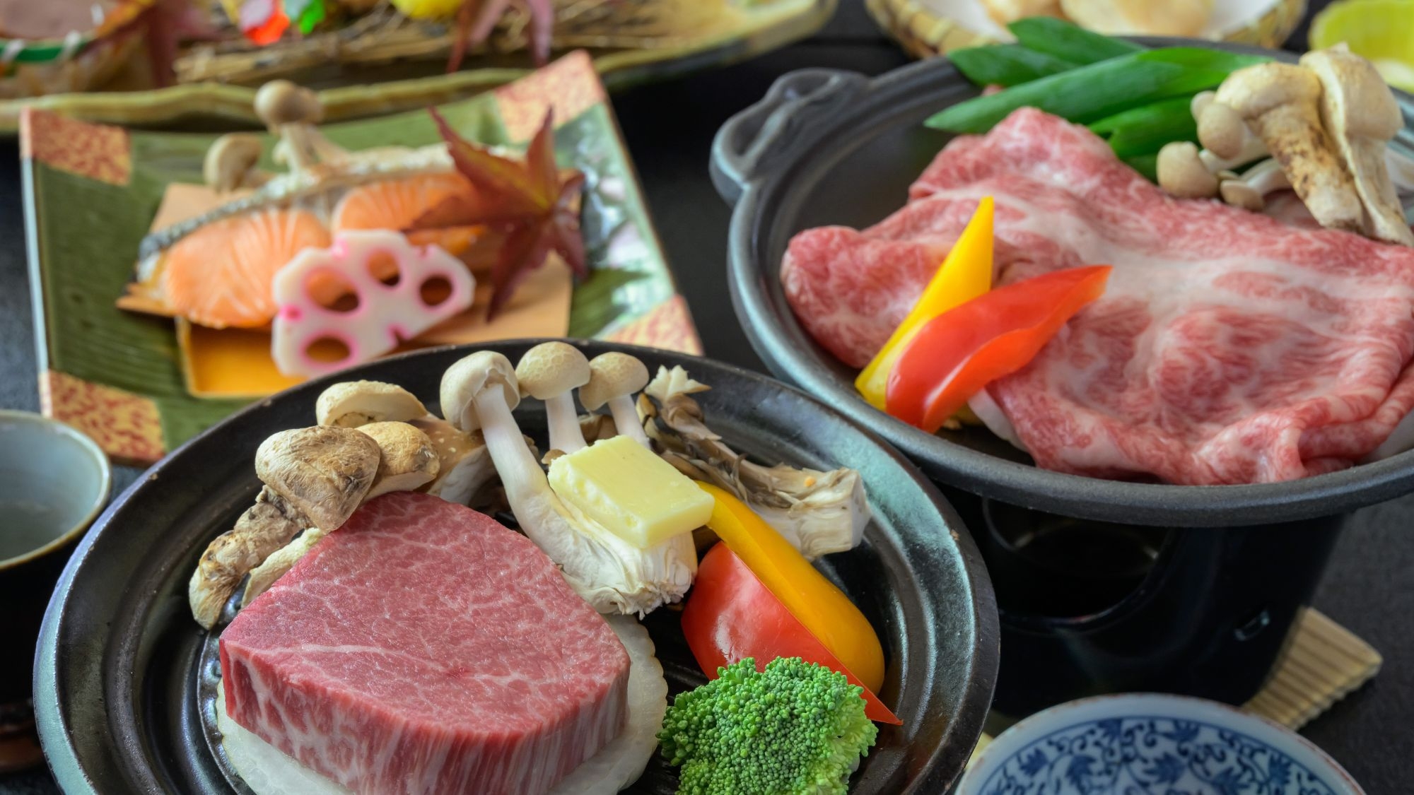 【選べるメイン＜秋の水仙＞】若狭牛すき鍋または若狭牛陶板焼きからチョイス！ふくいサーモン杉板焼も♪