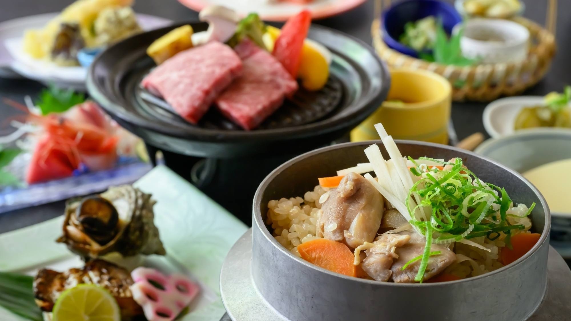 【夏のスタンダード】今なら＜館内利用券1000円付＞でお得！国産牛の陶板焼肉とさざえ壺焼き＜夏の華＞