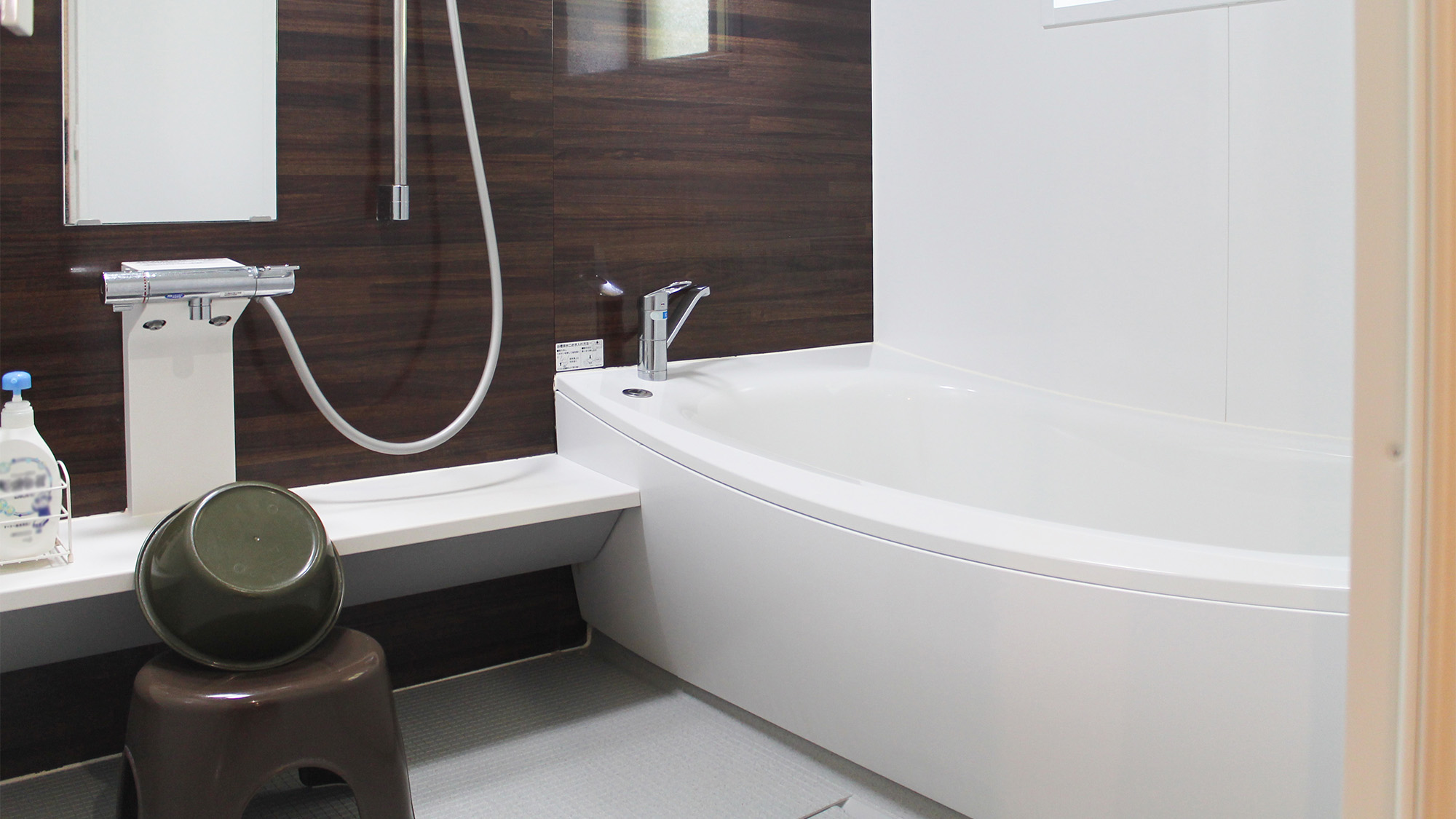 ・【バスルーム】清潔で快適なバスルームでリフレッシュのひとときを