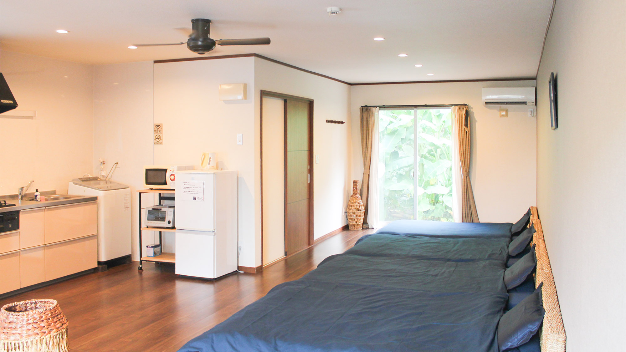 ・【虎・客室】セミダブルベッドを4つご用意しております　グループやご家族での滞在に最適です