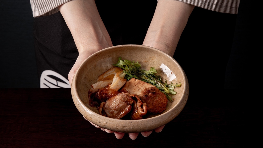 萃の膳／台の物〈春のお料理〉信州地鶏のすき焼き