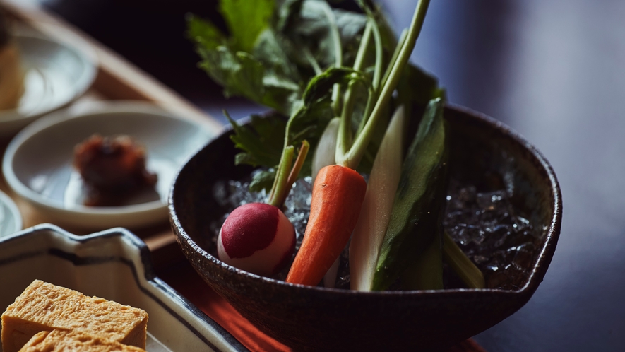 朝食「郷香」さとか／高原野菜スティック、信州味噌でお召し上がりください
