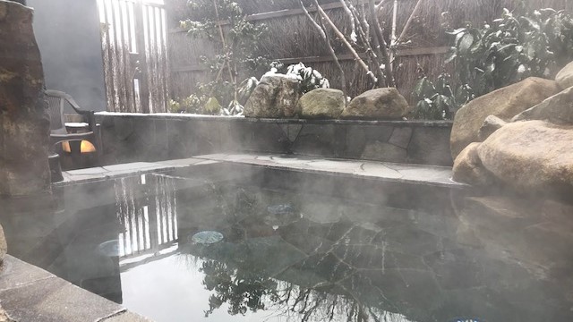 ◆【男性】露天風呂 　（湯温41～42℃）