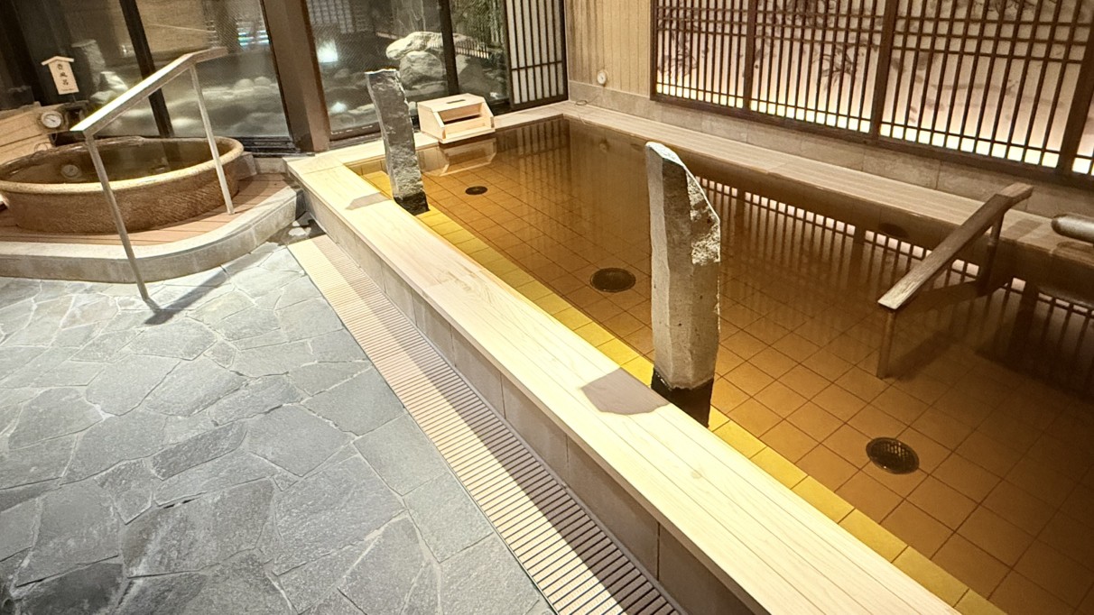 女性大浴場内湯と壺湯