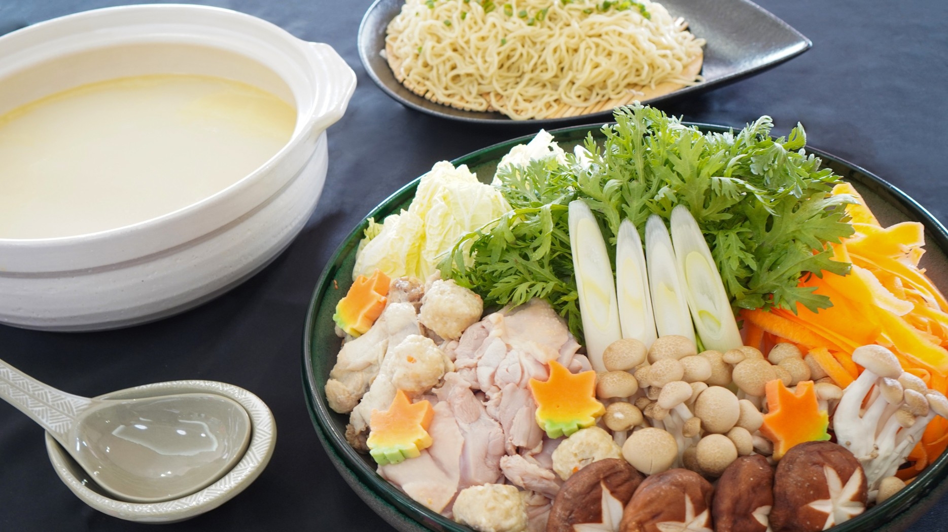 【冬季限定／夕食鍋付】「道産豚肉のしゃぶしゃぶ鍋」と「鶏白湯鍋」をチョイス！コテージで鍋プラン♪