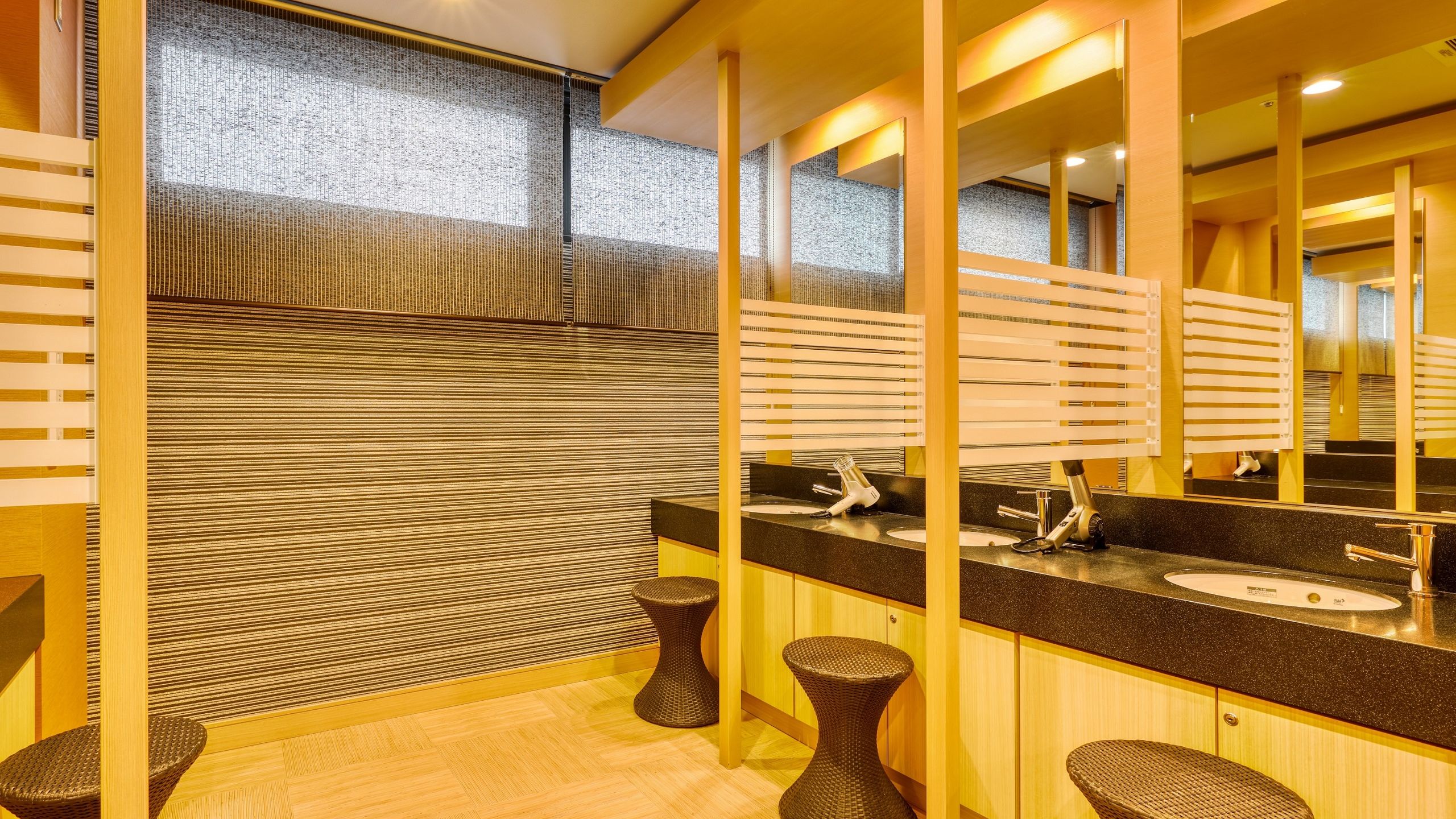 大浴場　女湯　脱衣所