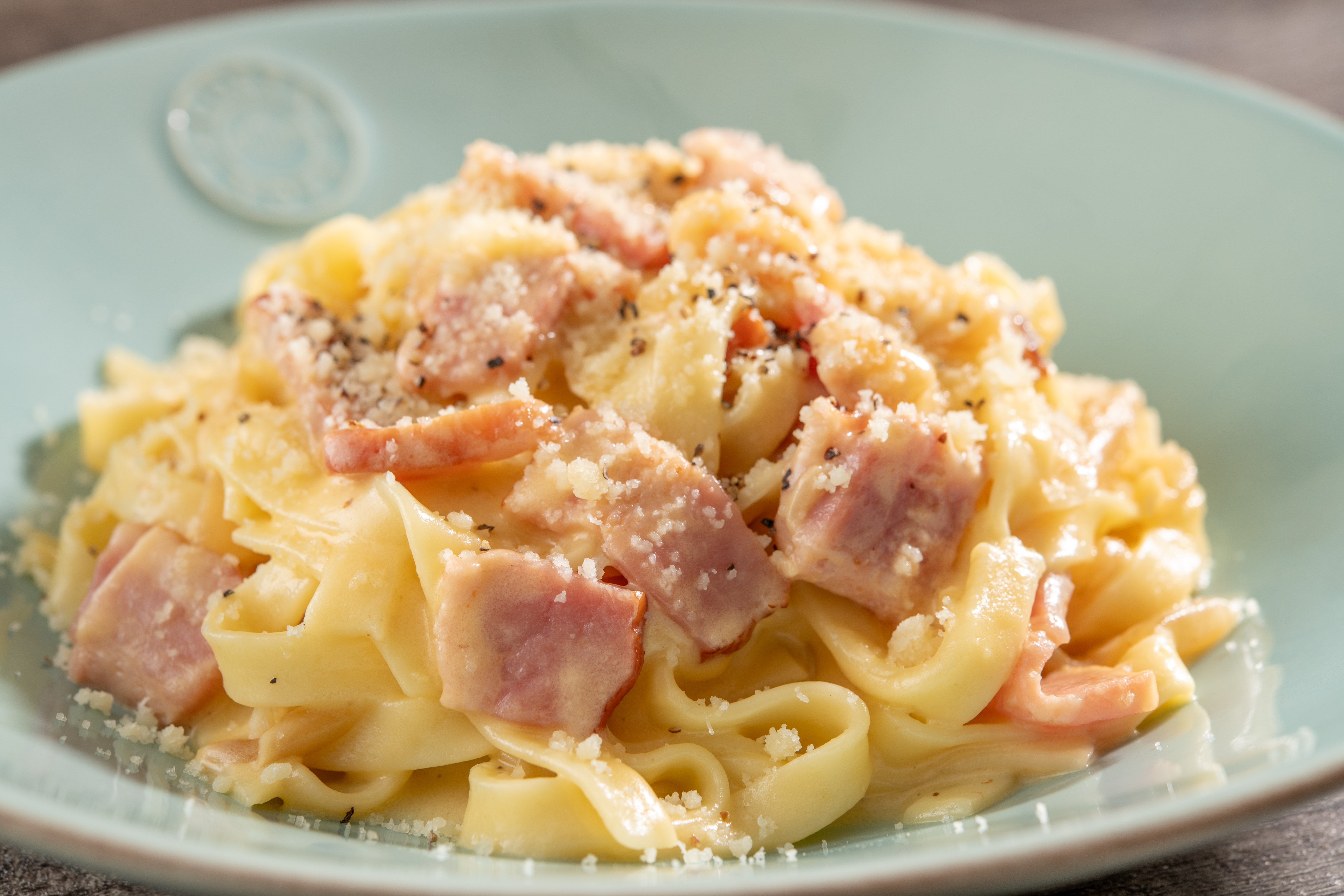 ランチ/ベーコンと玉ねぎのカルボナーラ