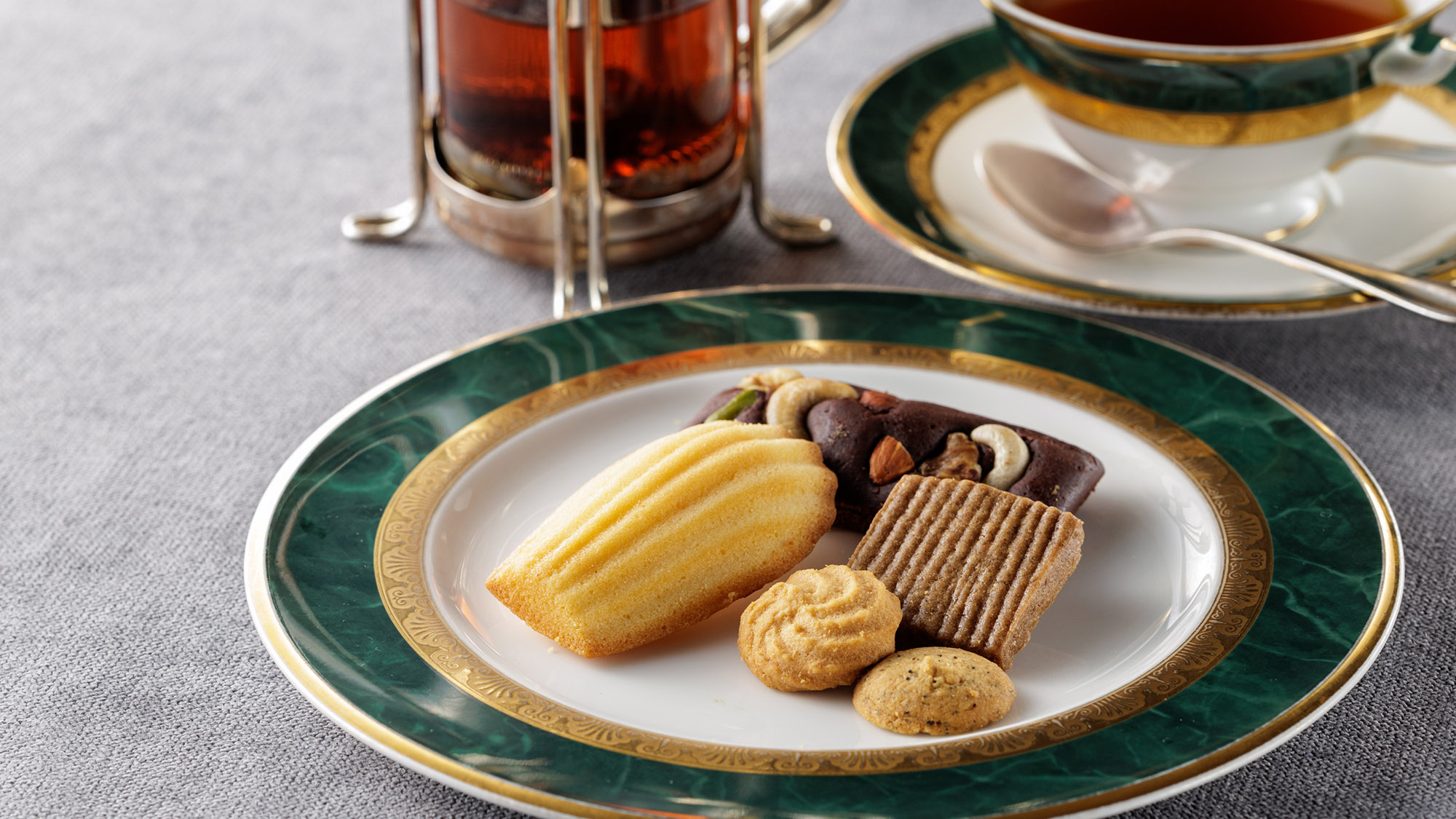 SHOP 1F / ブーランジェリー＆パティスリー ル プティパレ