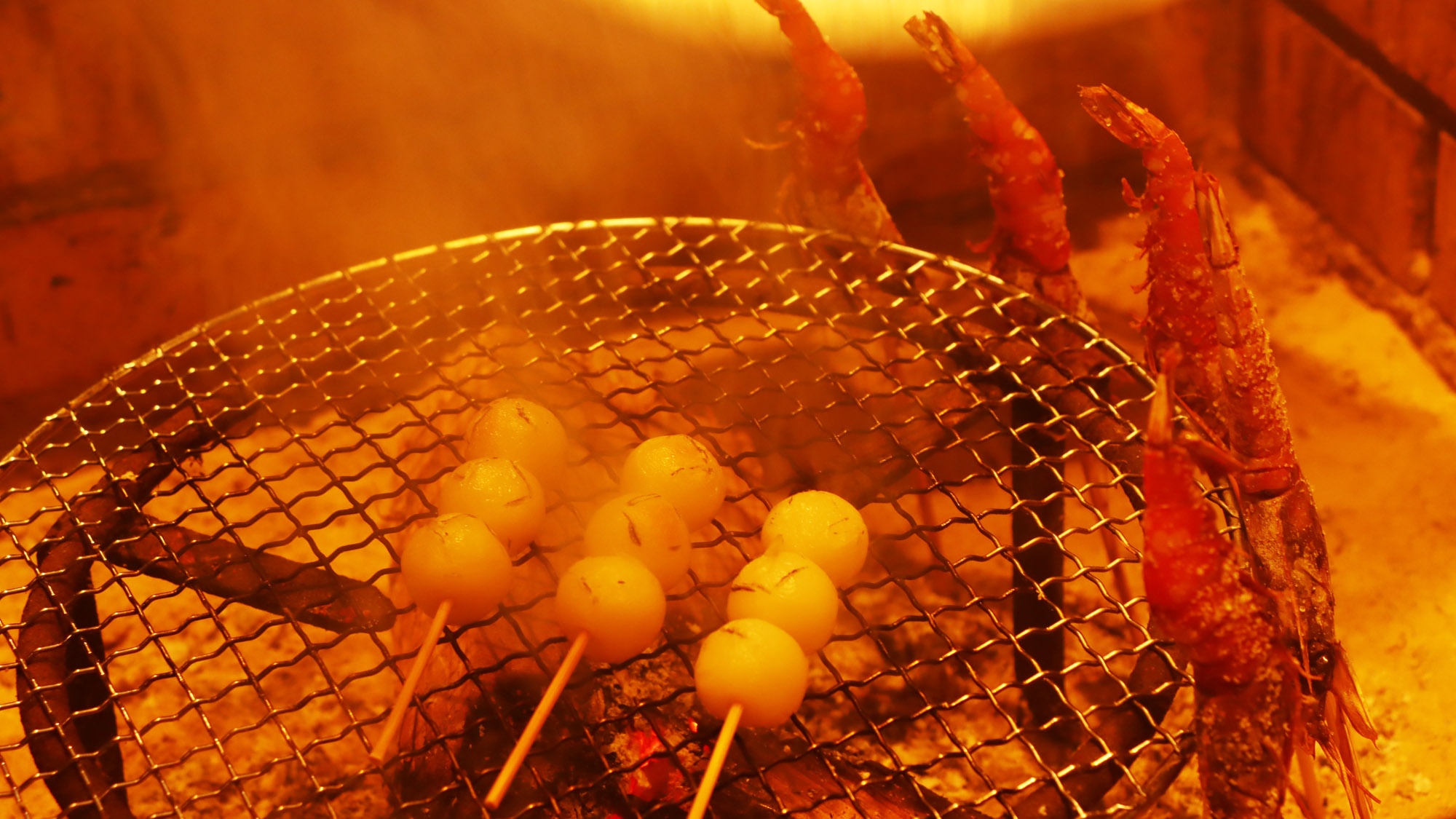 ●囲炉裏●ウェルカム団子と垂水名物の高えび♪
