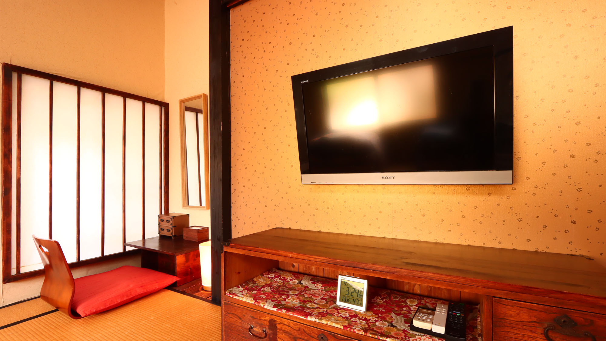 ●輝の間●壁掛けのTVも設置していますので、お部屋でゆっくり過ごせます。