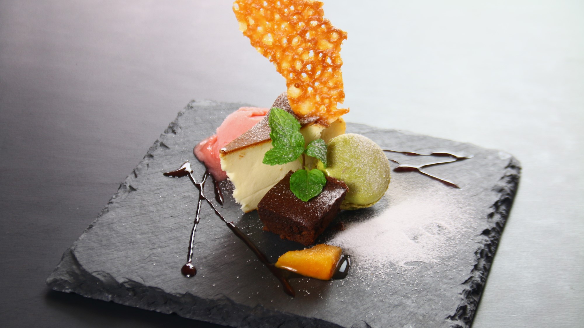 【スタンダードコース】デザート（クラシックショコラ＆チーズケーキ＆マカロン）