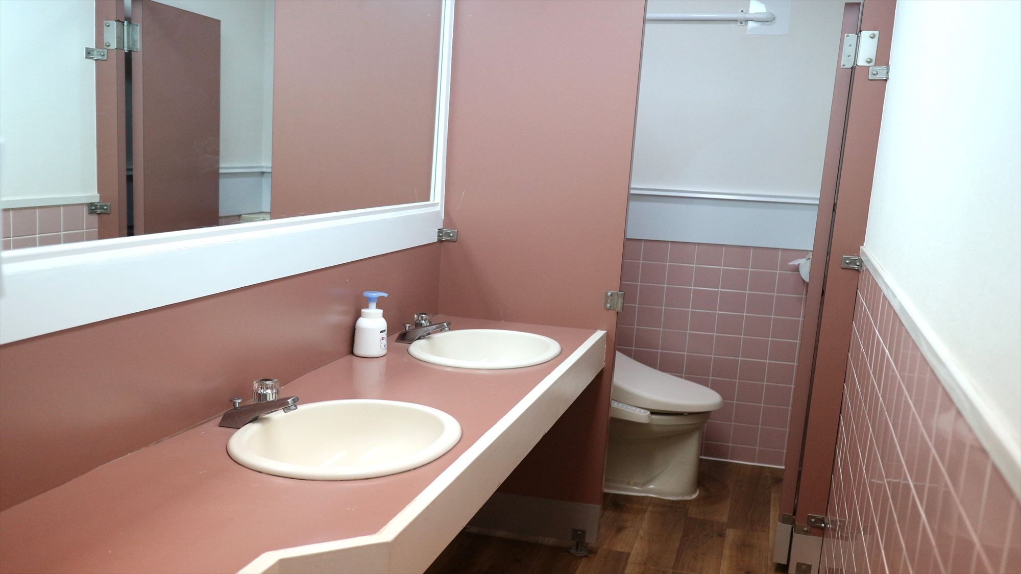 【スカイルーム】共同女性トイレ