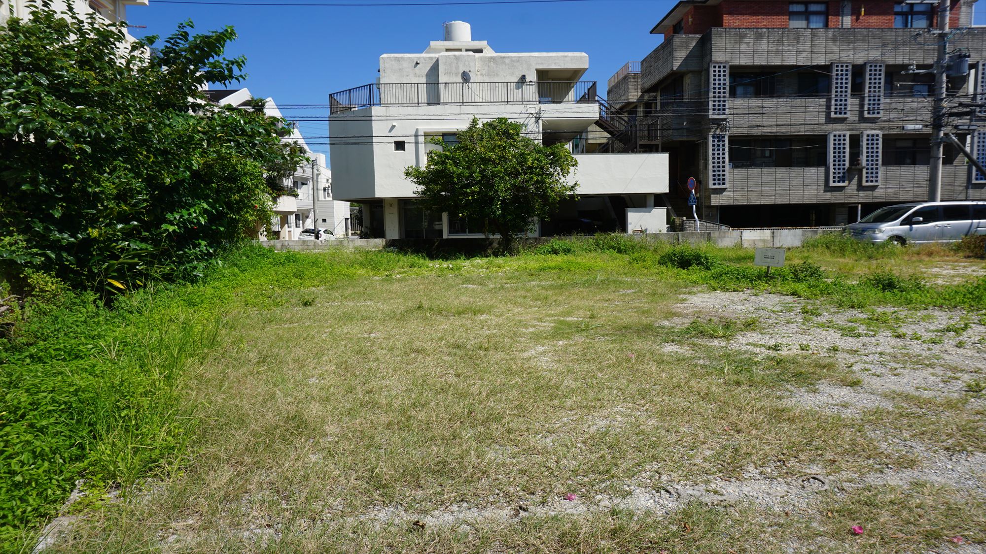 【ホテル第三駐車場】チェックインも楽々。駐車場を探す手間なく、快適なご滞在をお約束します。