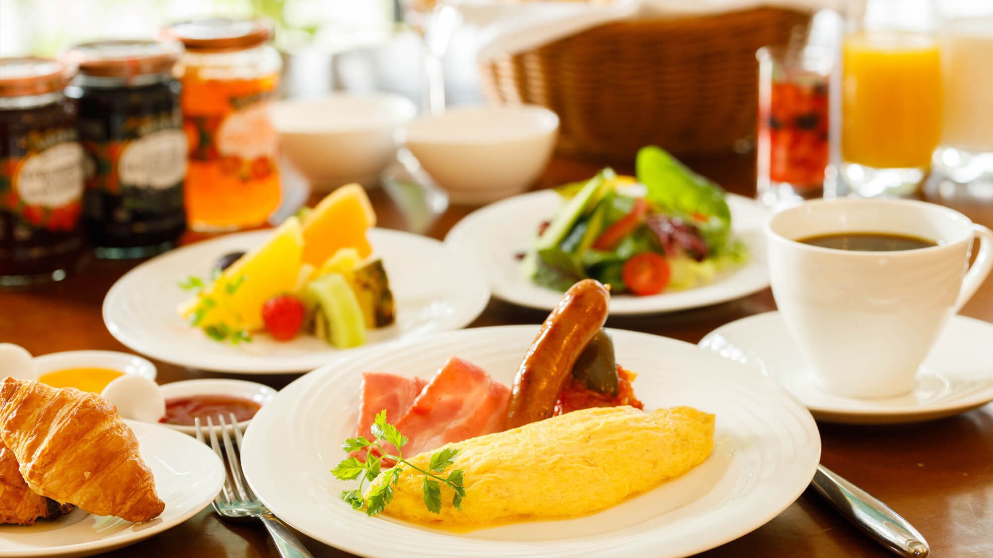 和洋朝食ブッフェ／一例／地元信州の新鮮食材を織り交ぜたご朝食をお愉しみください