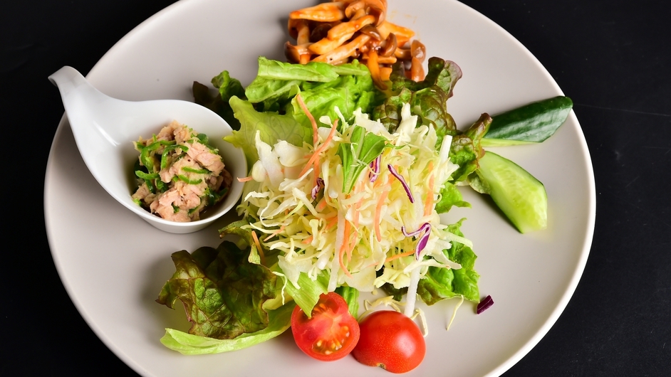 【１泊夕食】◆ 朝はゆったり♪ご夕食は季節の創作洋食ディナーコース◆ 