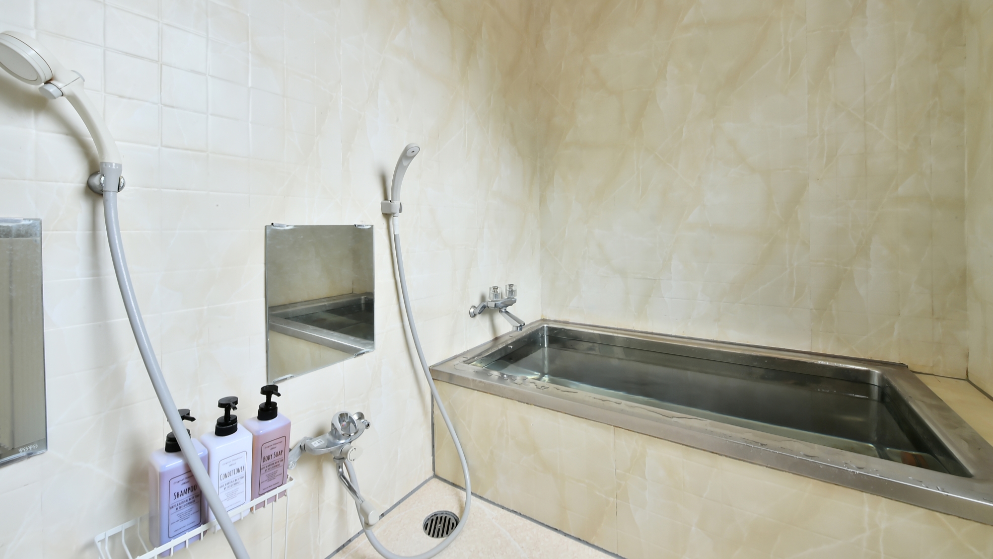 人工鉱石24時間風呂