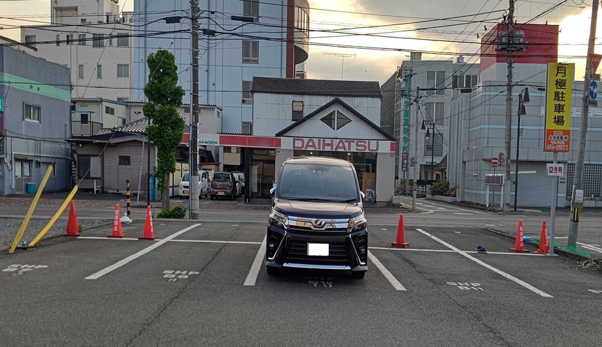 駐車場☆近隣に3カ所ございます。 （無料）