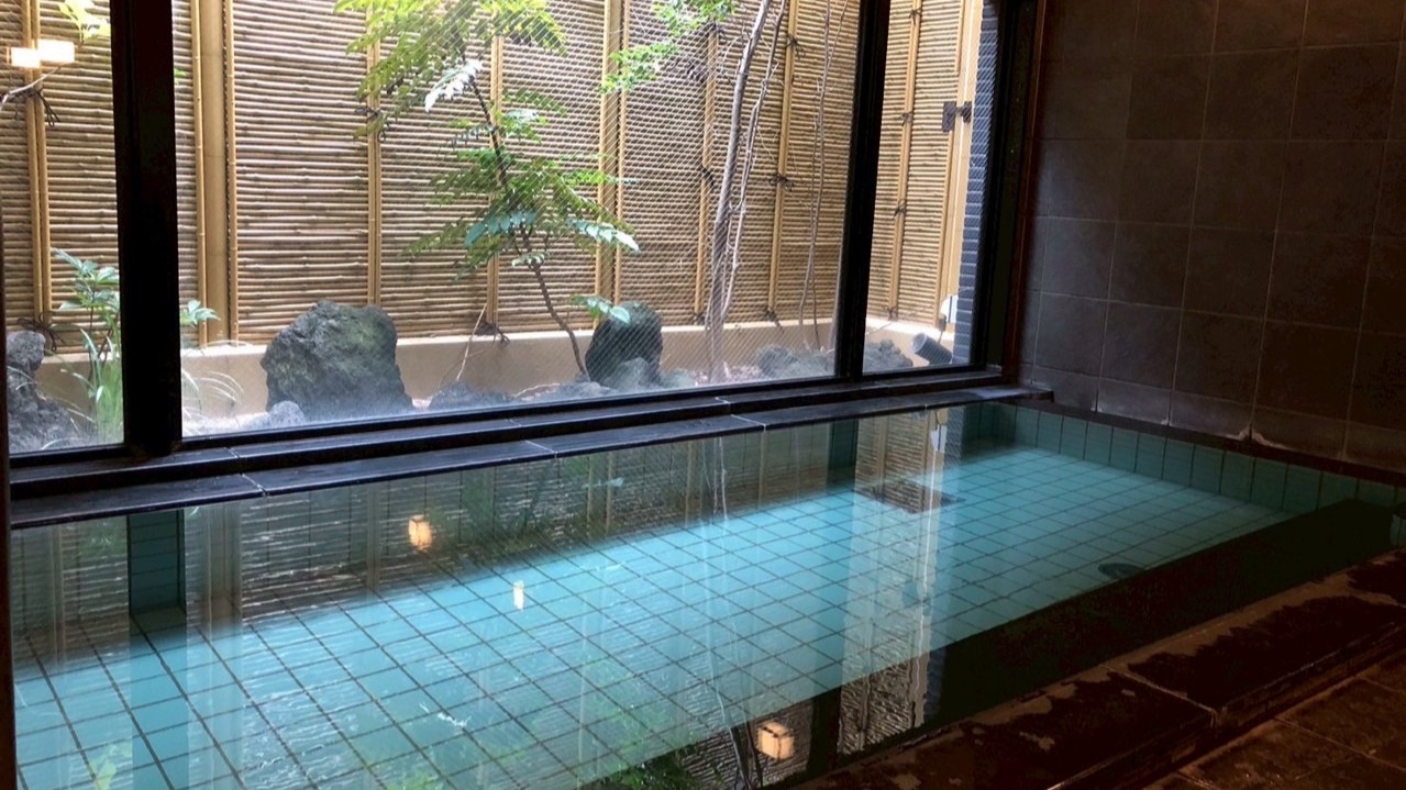 男女別大浴場(15：00～26：00、翌朝5：00～10：00)