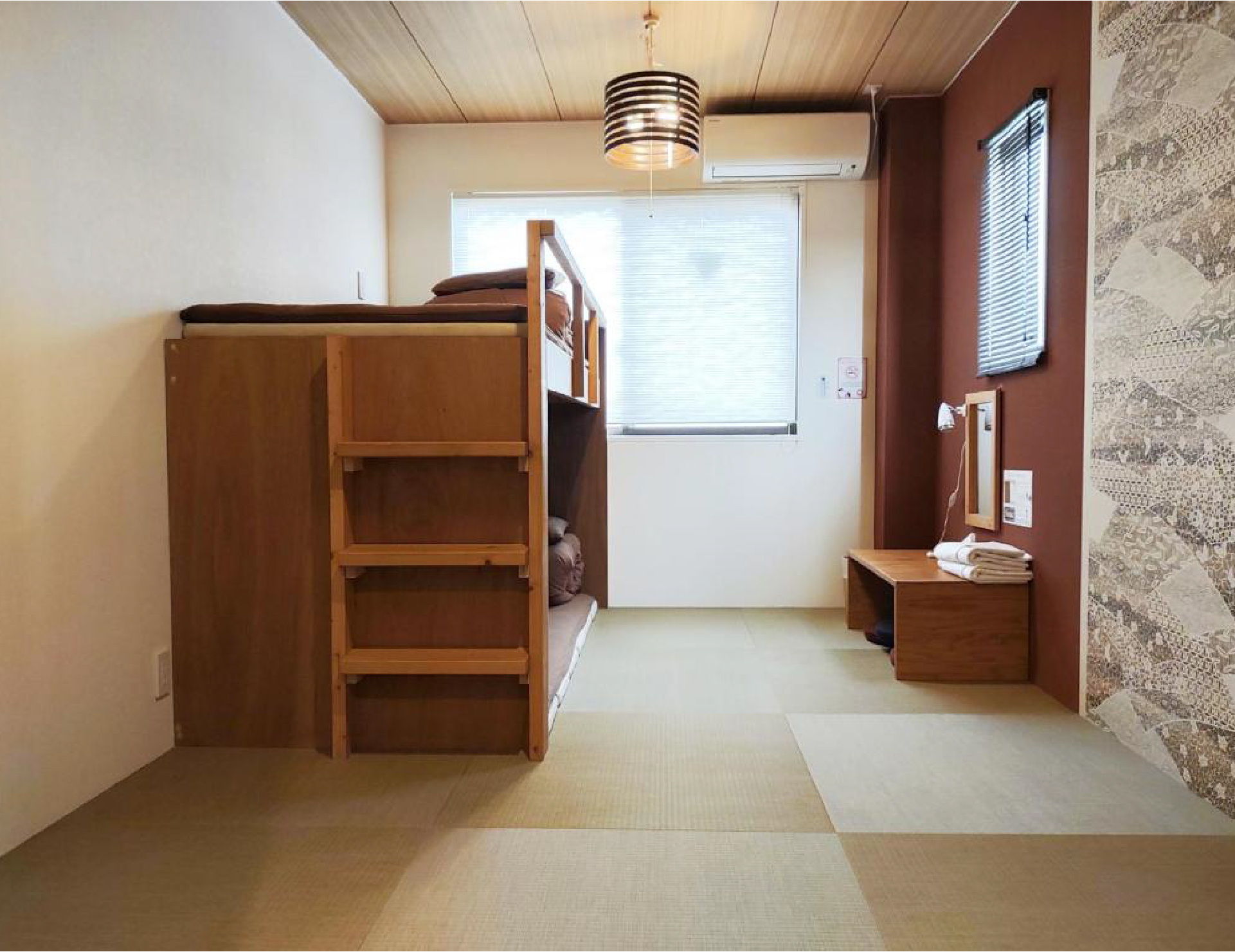 1~2名用個室（シャワー・洗面・トイレ共用）