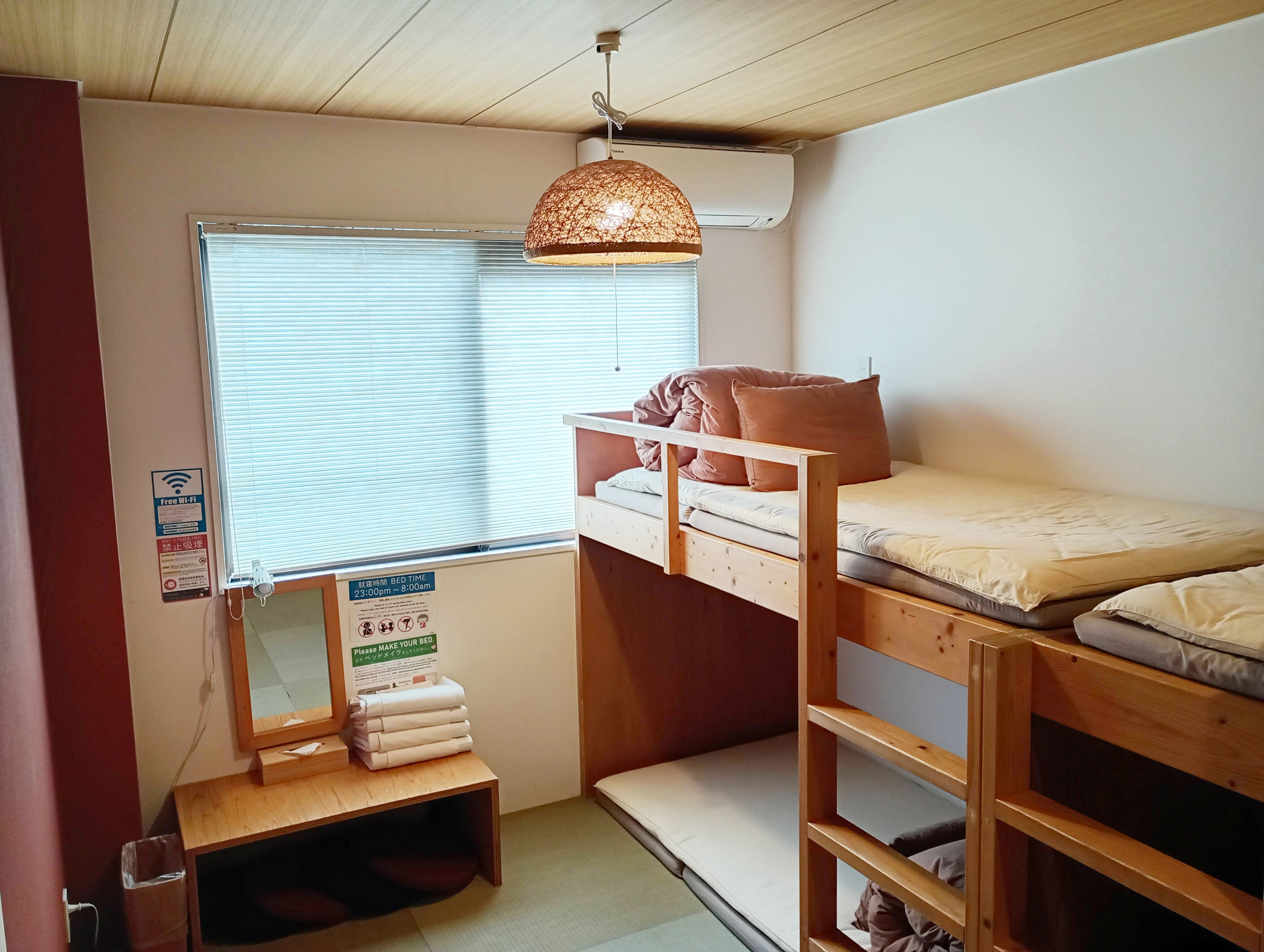 4名用個室（シャワー・洗面・トイレ共用）