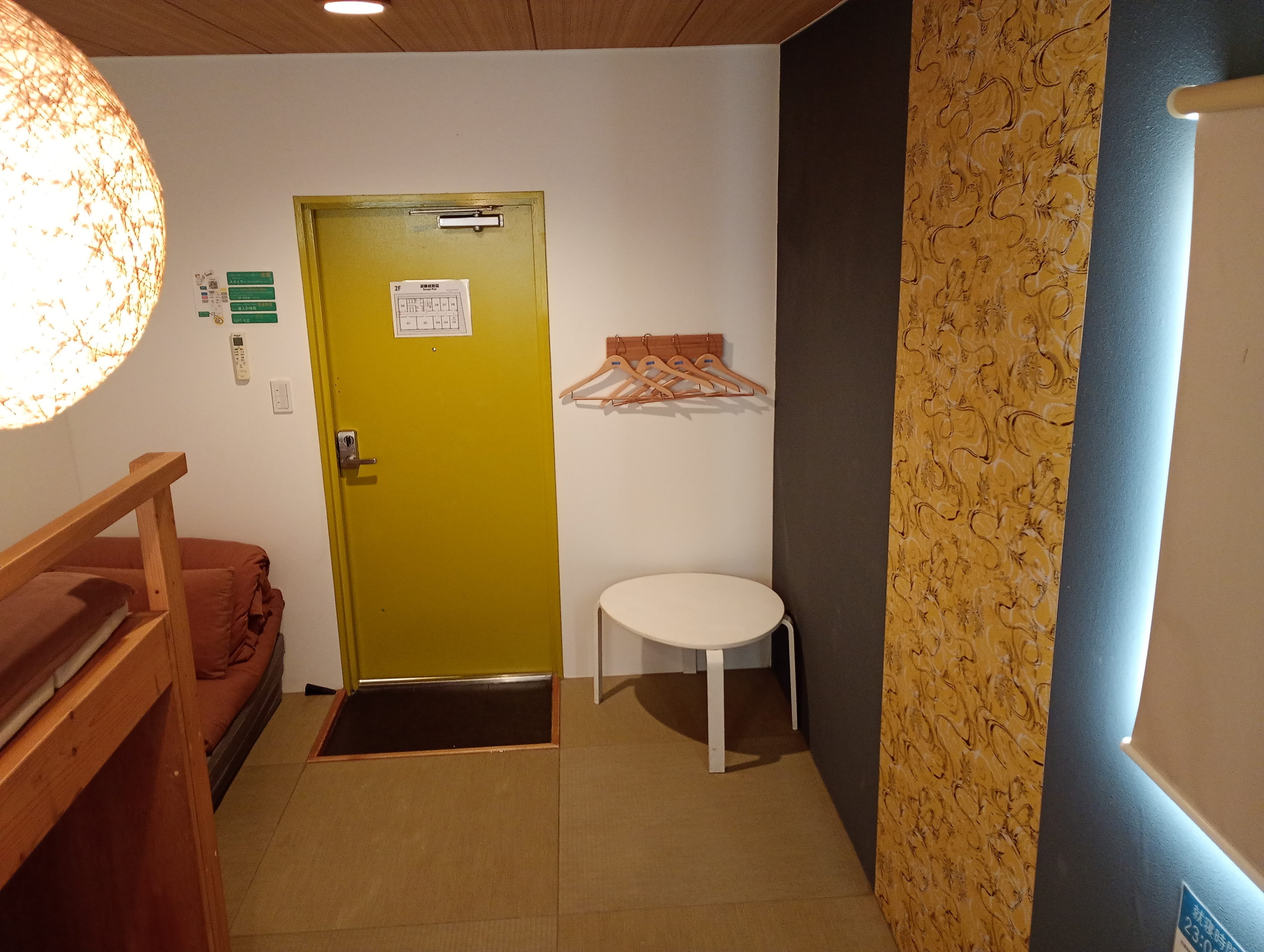 3名用個室（シャワー・洗面・トイレ共用）