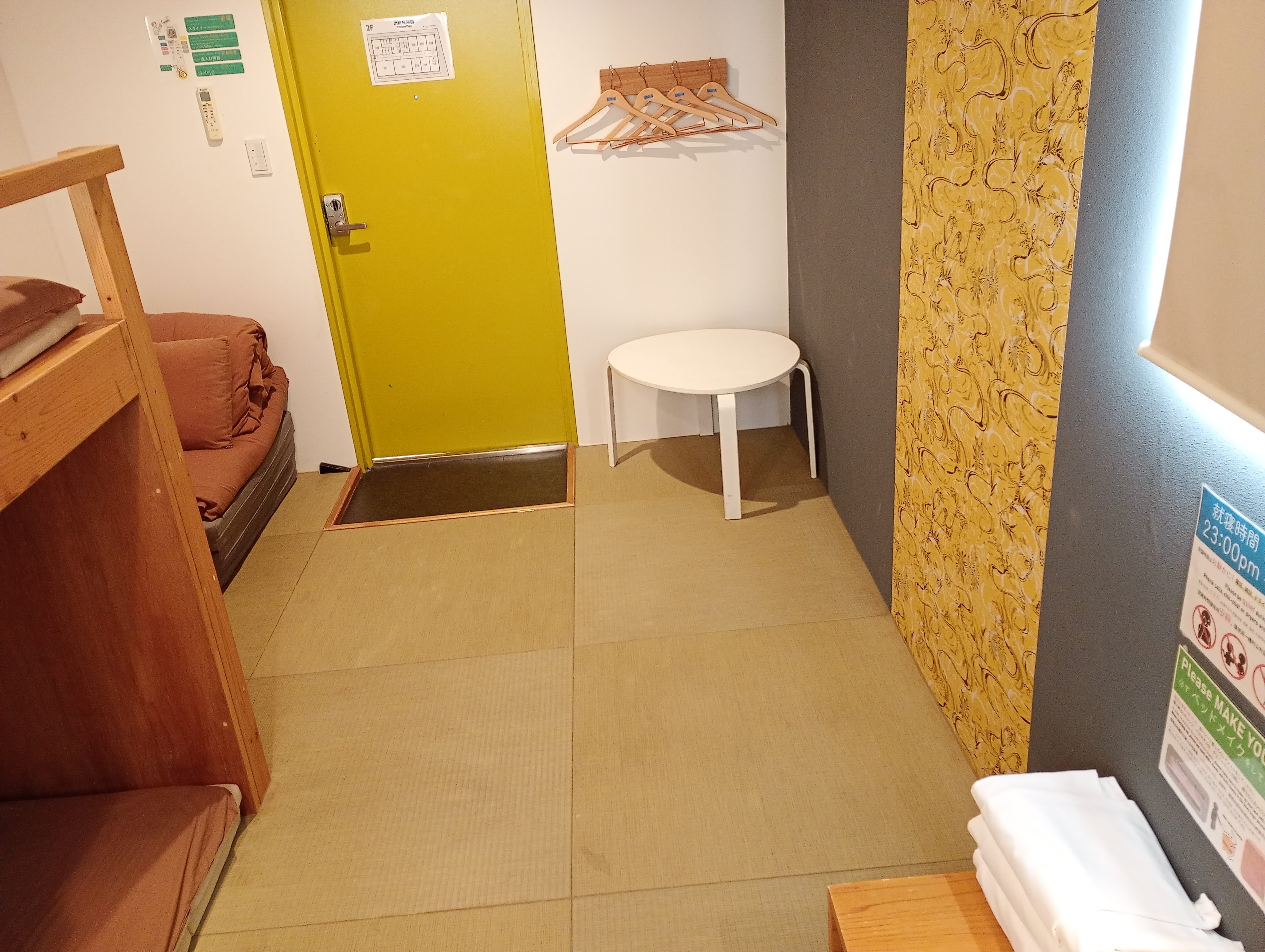 3名用個室（シャワー・洗面・トイレ共用）