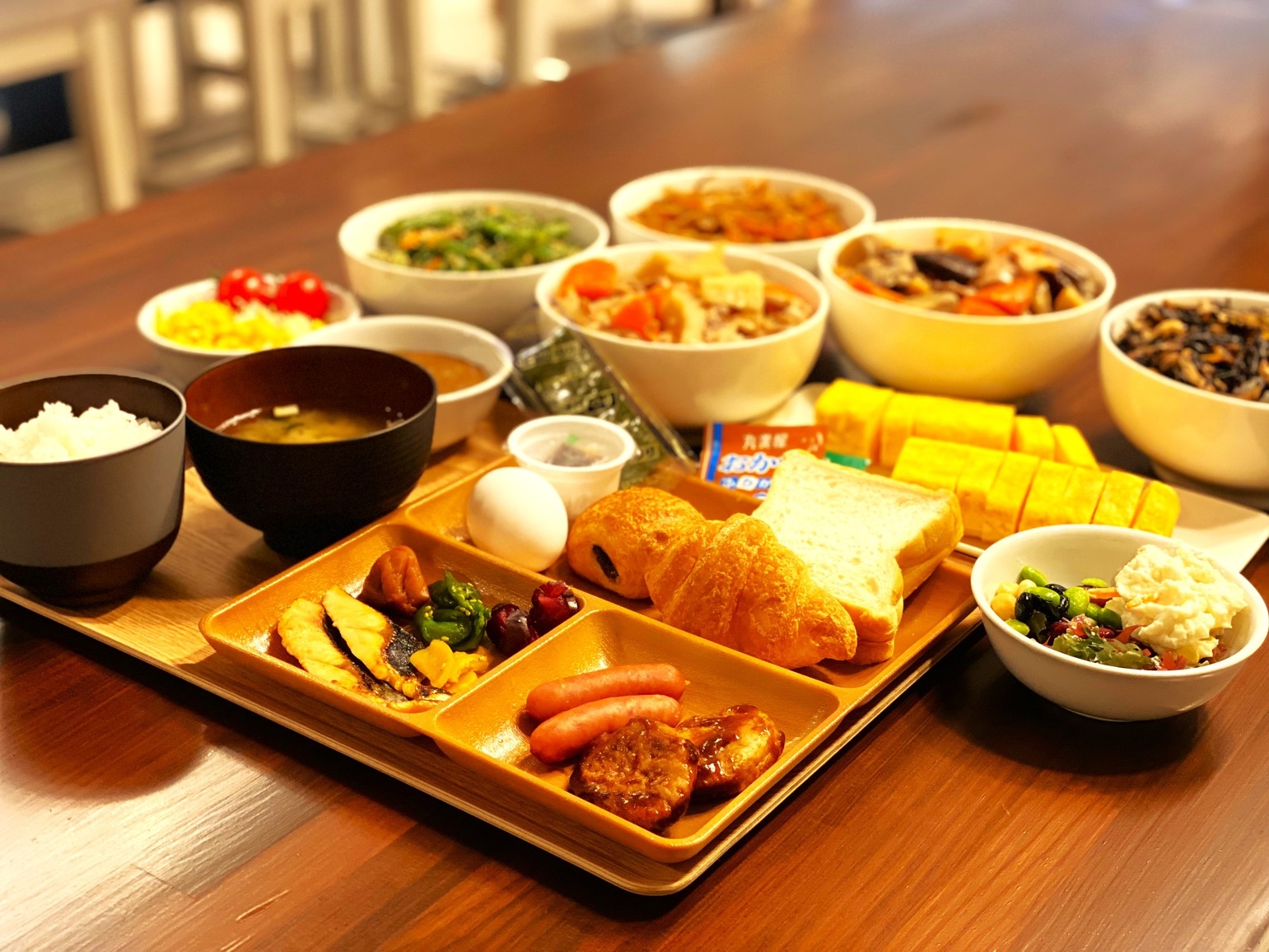 【さき楽】【朝食付き】28日以上前の予約でお得！バイキングスタイル朝食♪お菓子＆ドリンク＆お酒無料♪