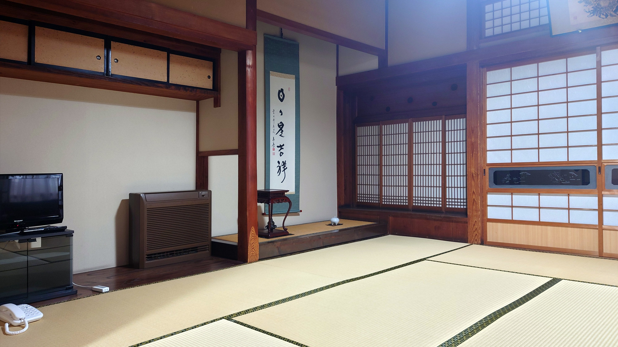 【和室8畳】広い空間　ご家族でどうぞ