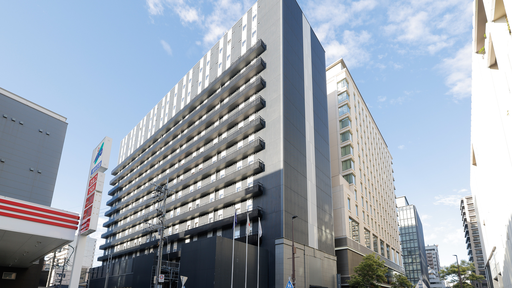 ホテル外観(桜十字病院側)