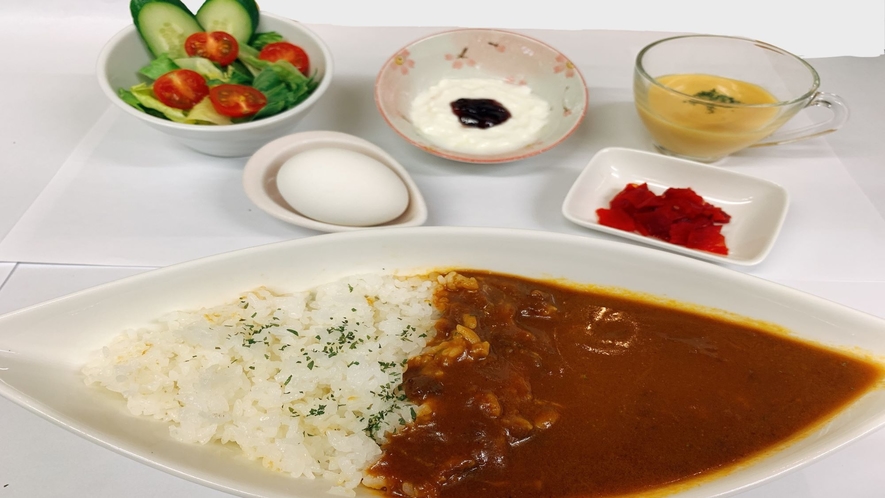 カレーセット（あつあつのビーフカレーにコーンスープ付）