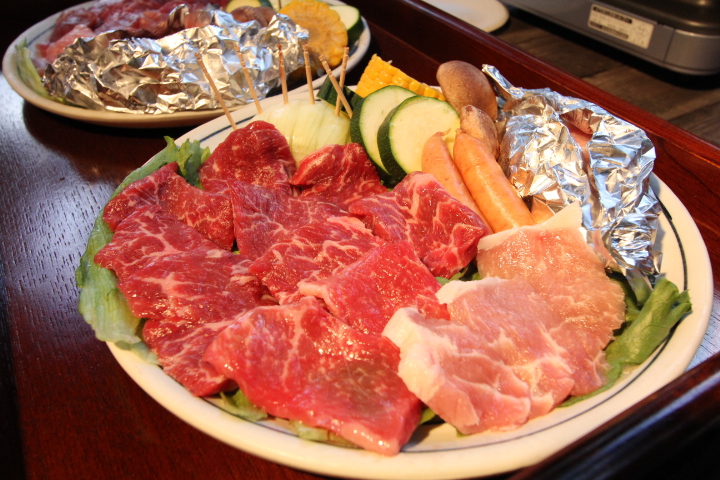 森の中のツリーハウスで焼き肉ＢＢＱの夕食プラン　２食付