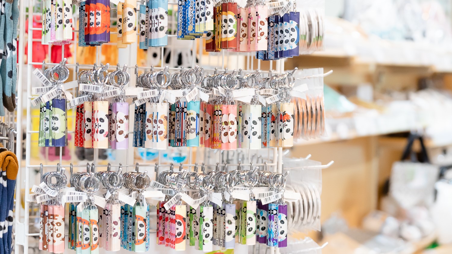 ヴィレッジショップ　オリジナルグッズ販売中