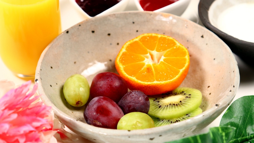 お料理◆フルーツ3種盛　ある日の洋朝食の一例*