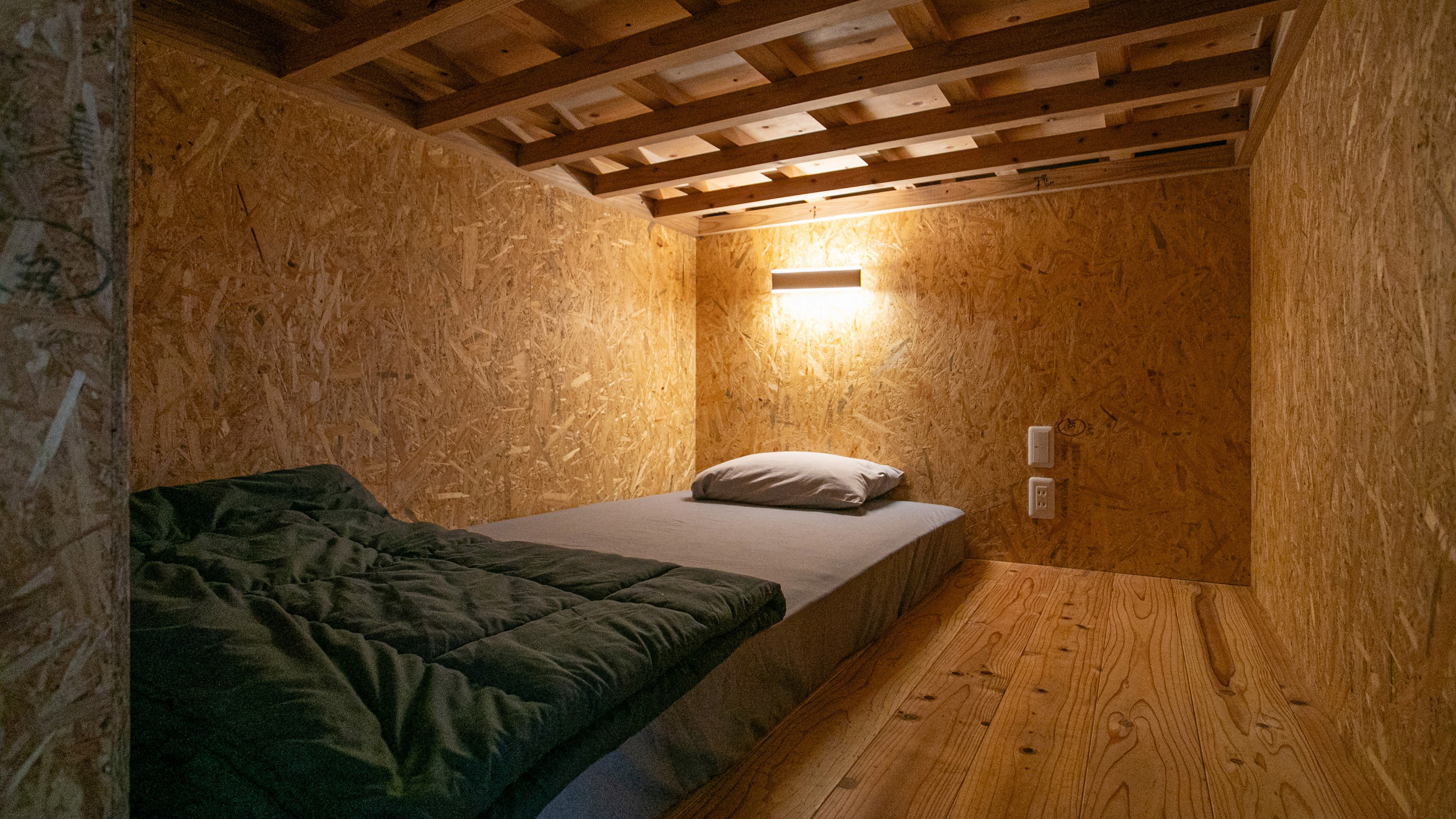 ファミリールーム：バストイレ共用（定員最大10名）