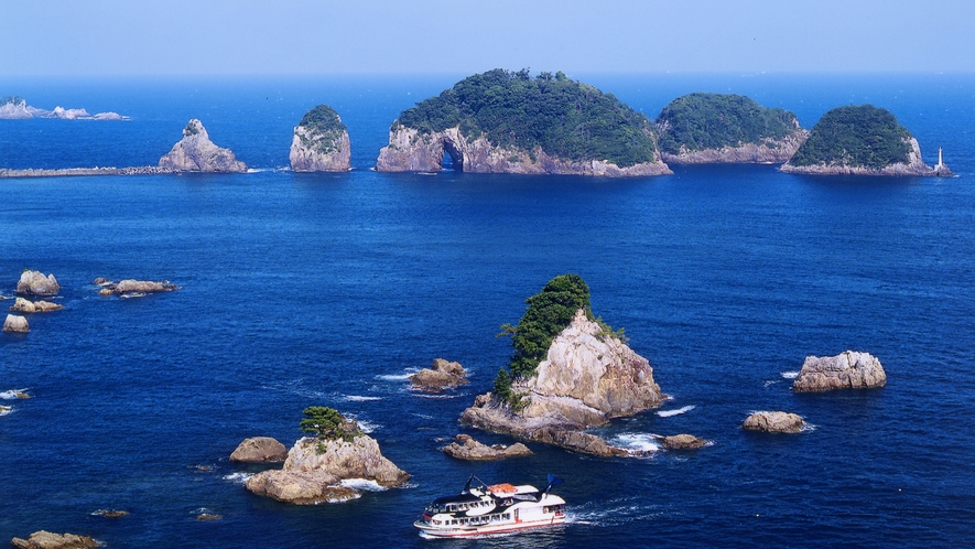 【島めぐり】紀南の海は数々の島の自然の造形美を楽しめます