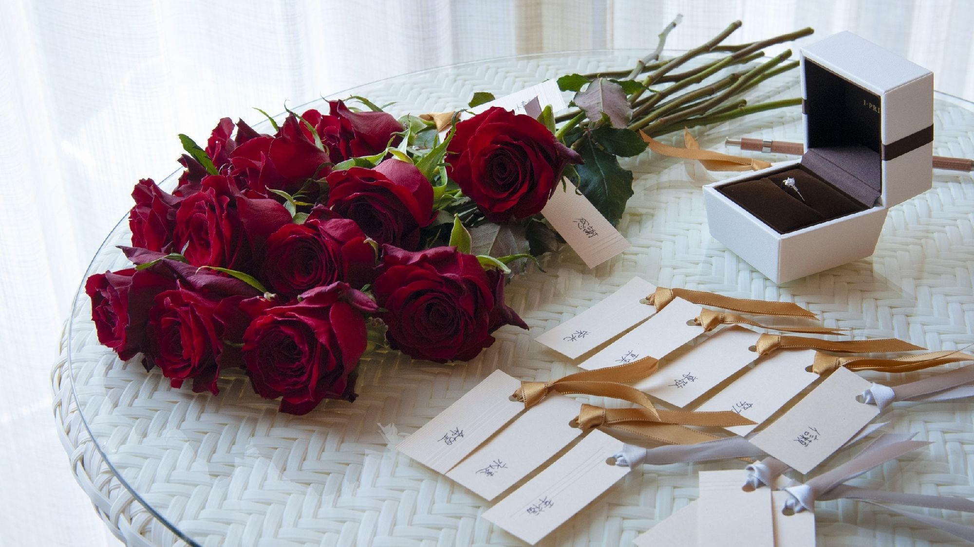 【プロポーズ応援】12本のバラにメッセージを込めて愛の告白／プレミアムフレンチ＜エプイ＞