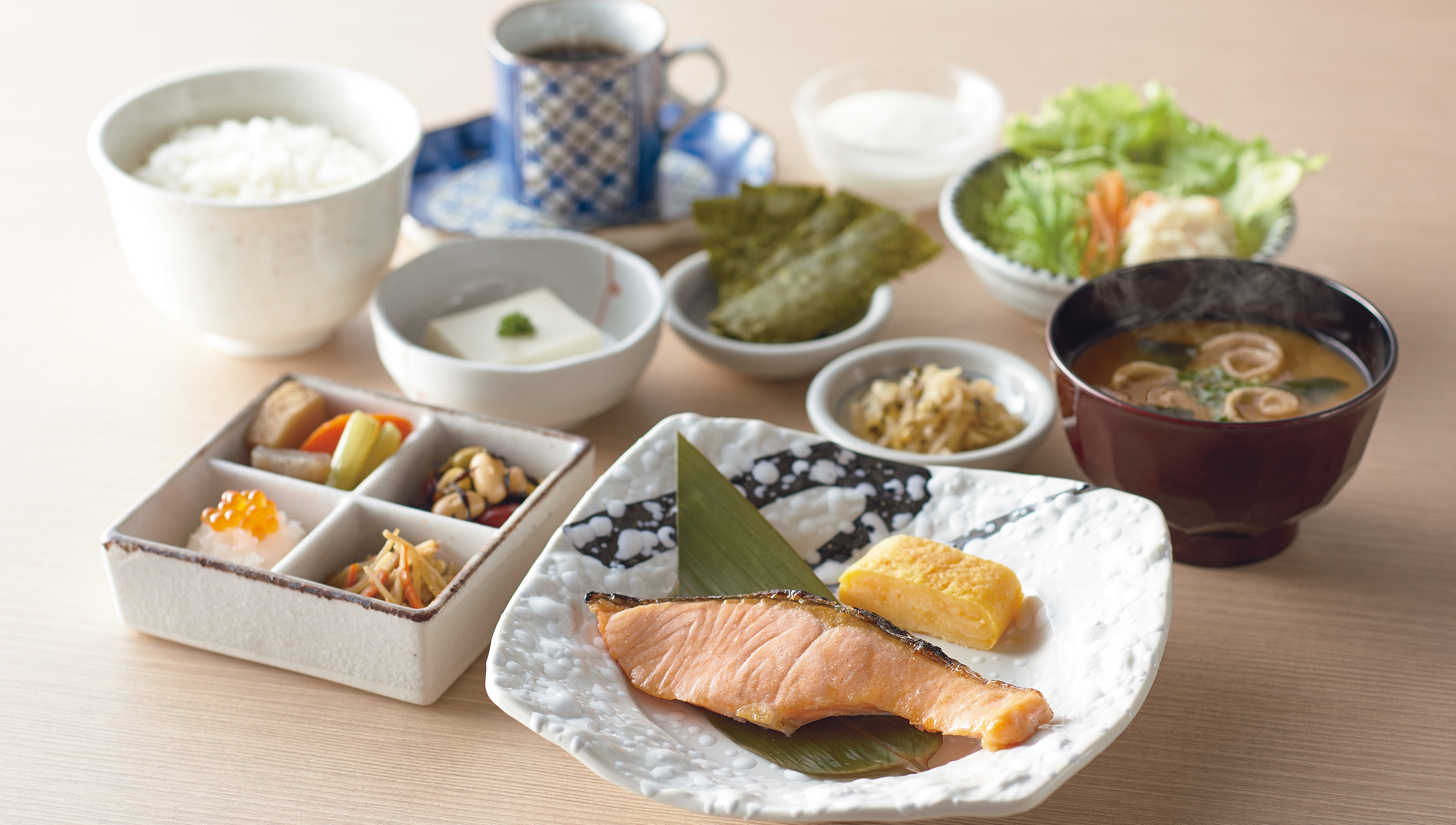 ご朝食 4種類から選べる定食　■焼鮭定食■　ご飯のおかわり自由です