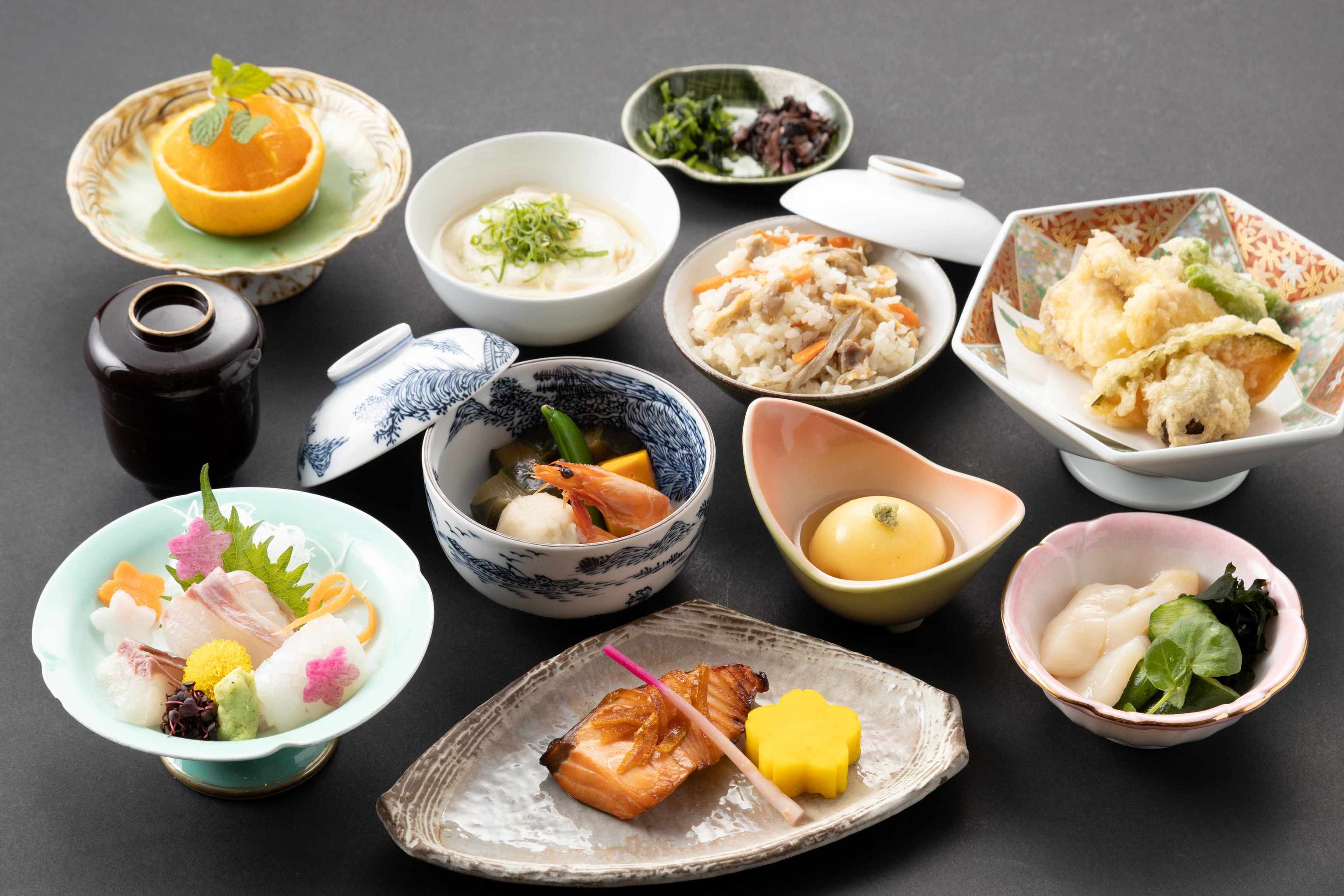 【楽天スーパーSALE】15％OFF ホテルご宿泊 日本料理【さざんか】の和会席「楓」プラン