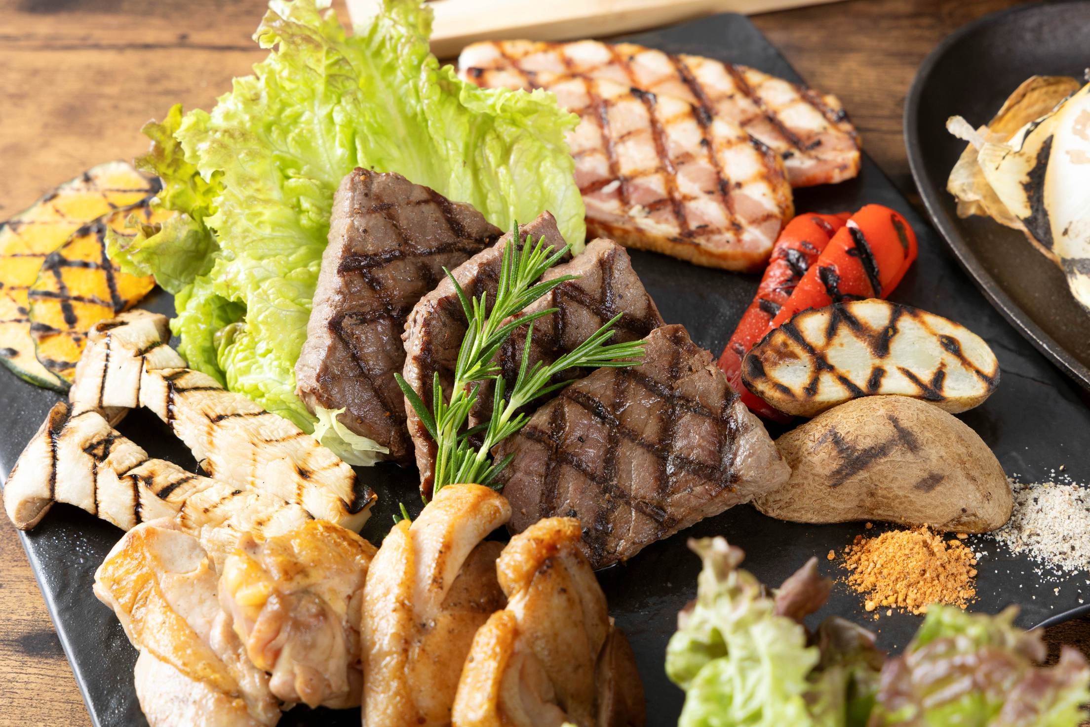 【8月8日〜15日限定】プレミアテラスご宿泊　選べるご夕食プラン＜温泉館入館券付＞
