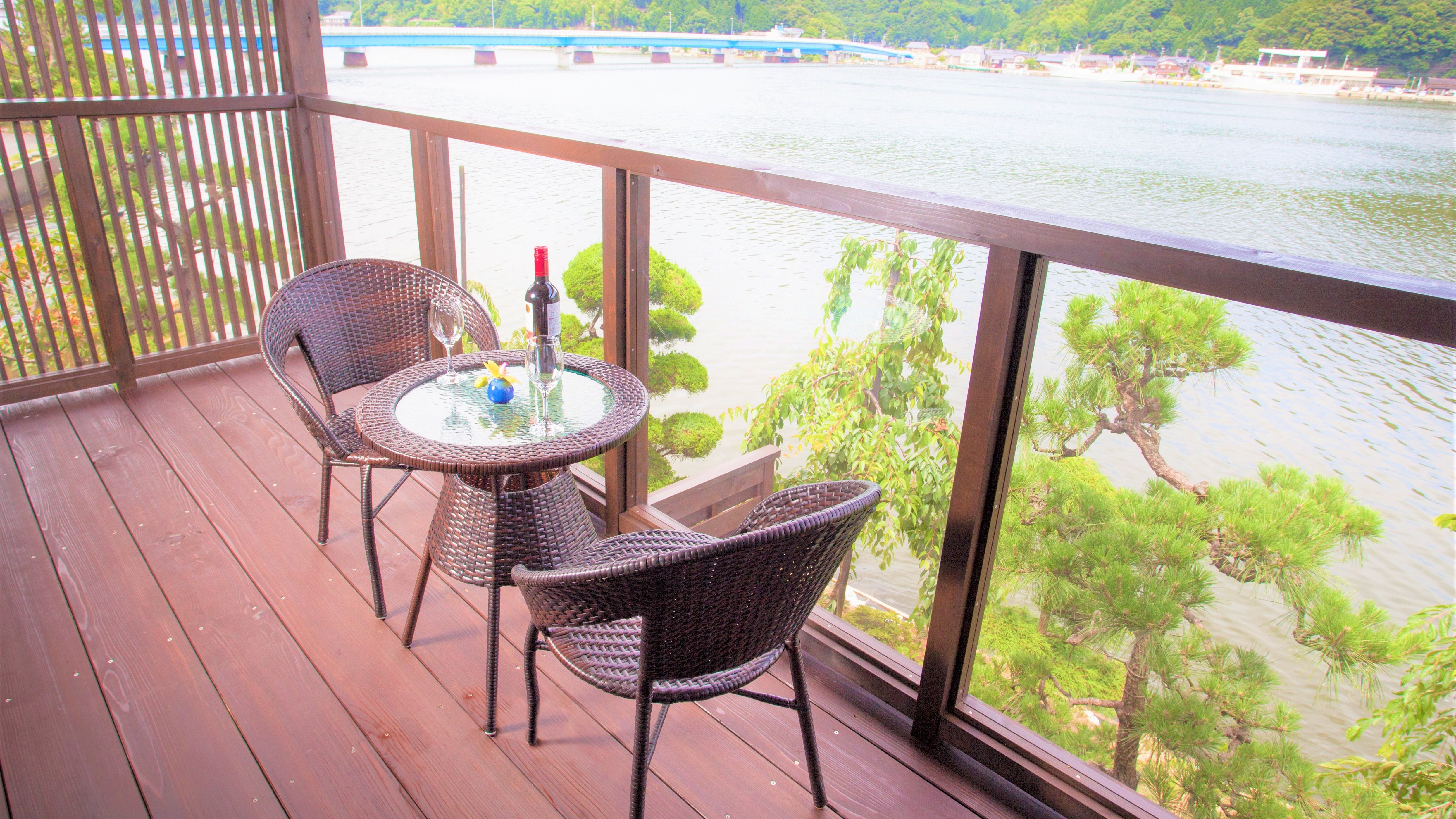 バルコニー付き客室もございます