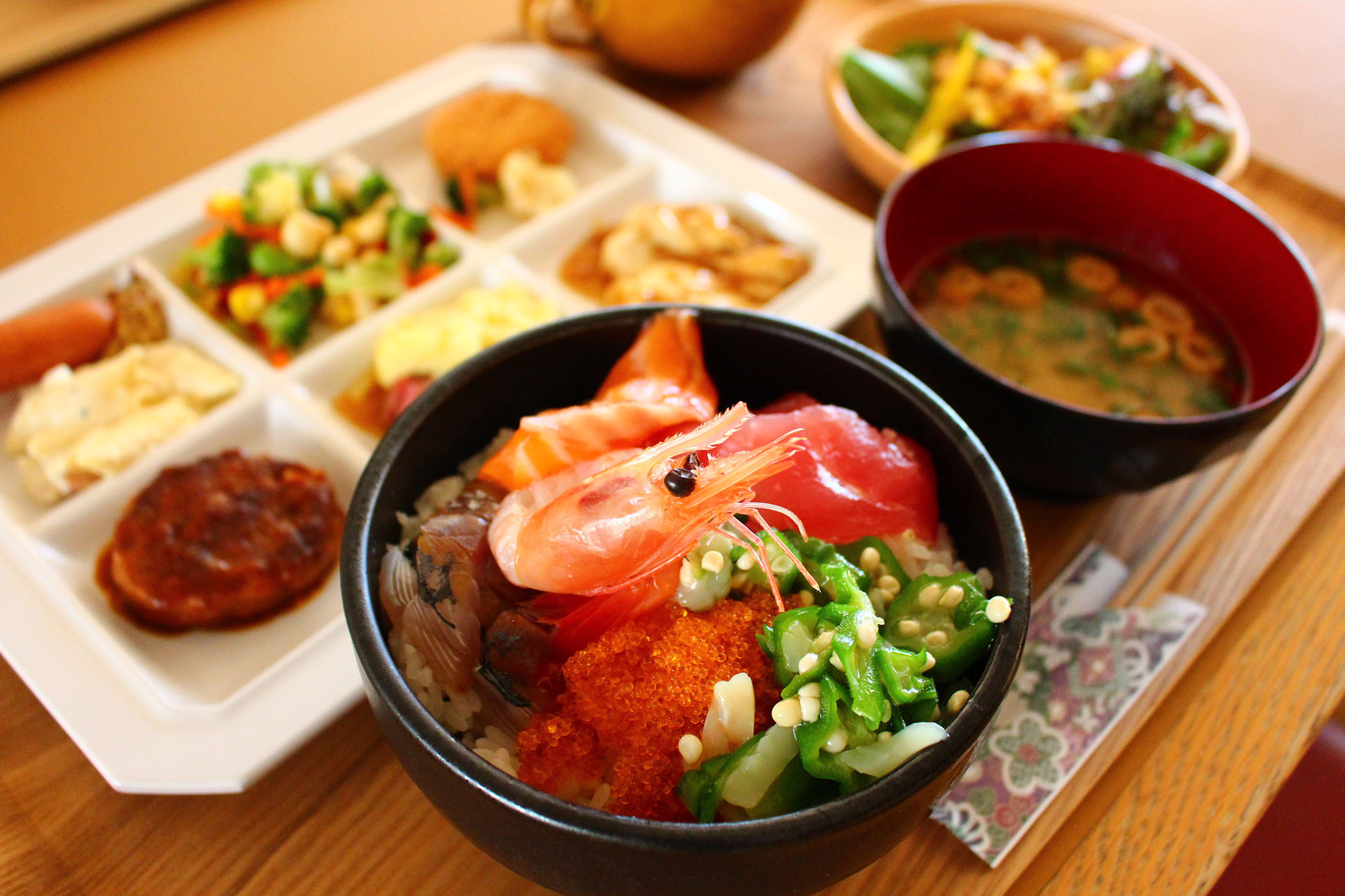 盛り付けたビュッフェ